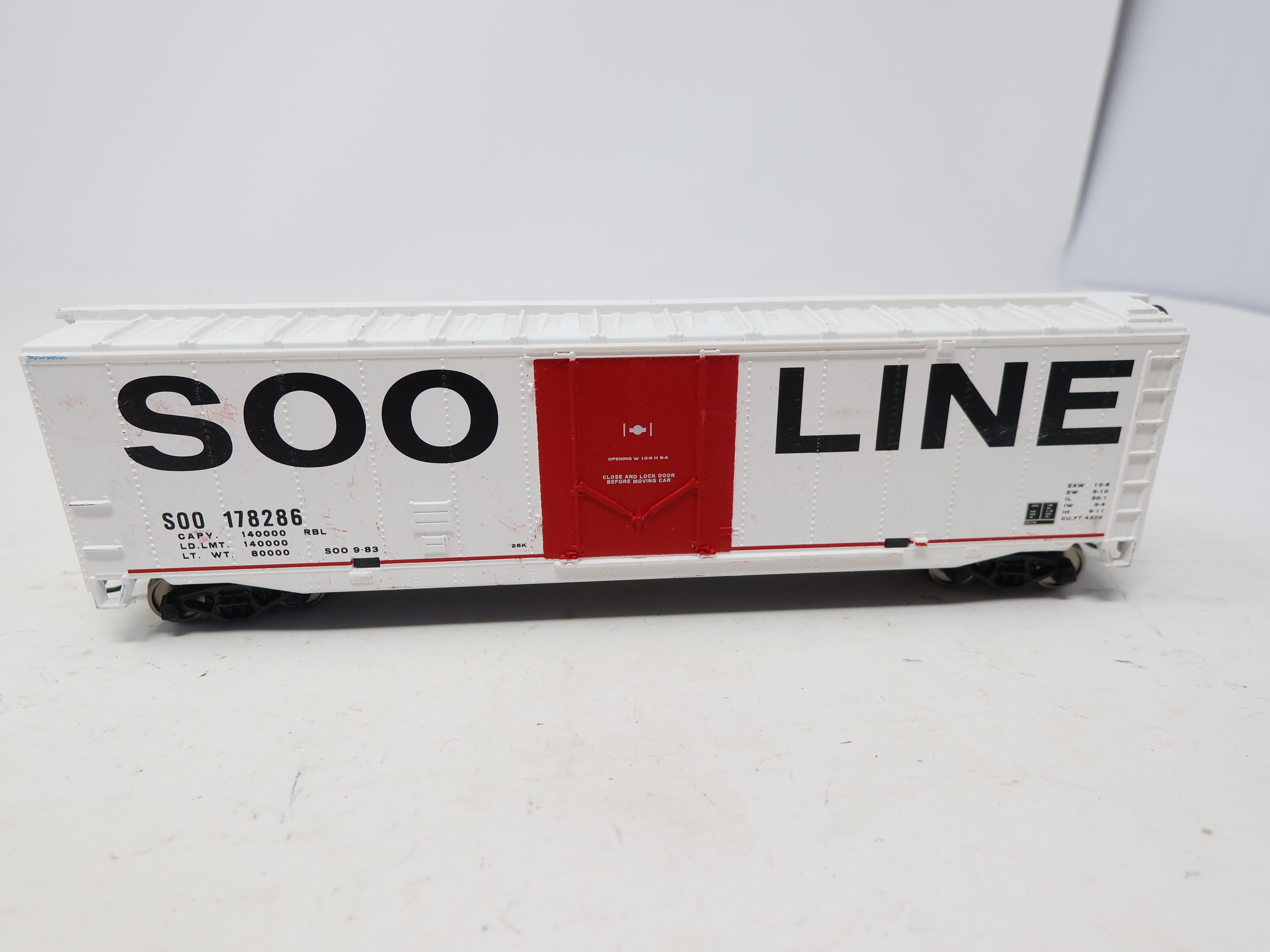 USED Walthers HO Scale, 50' Box Car, SOO Line SOO #178286