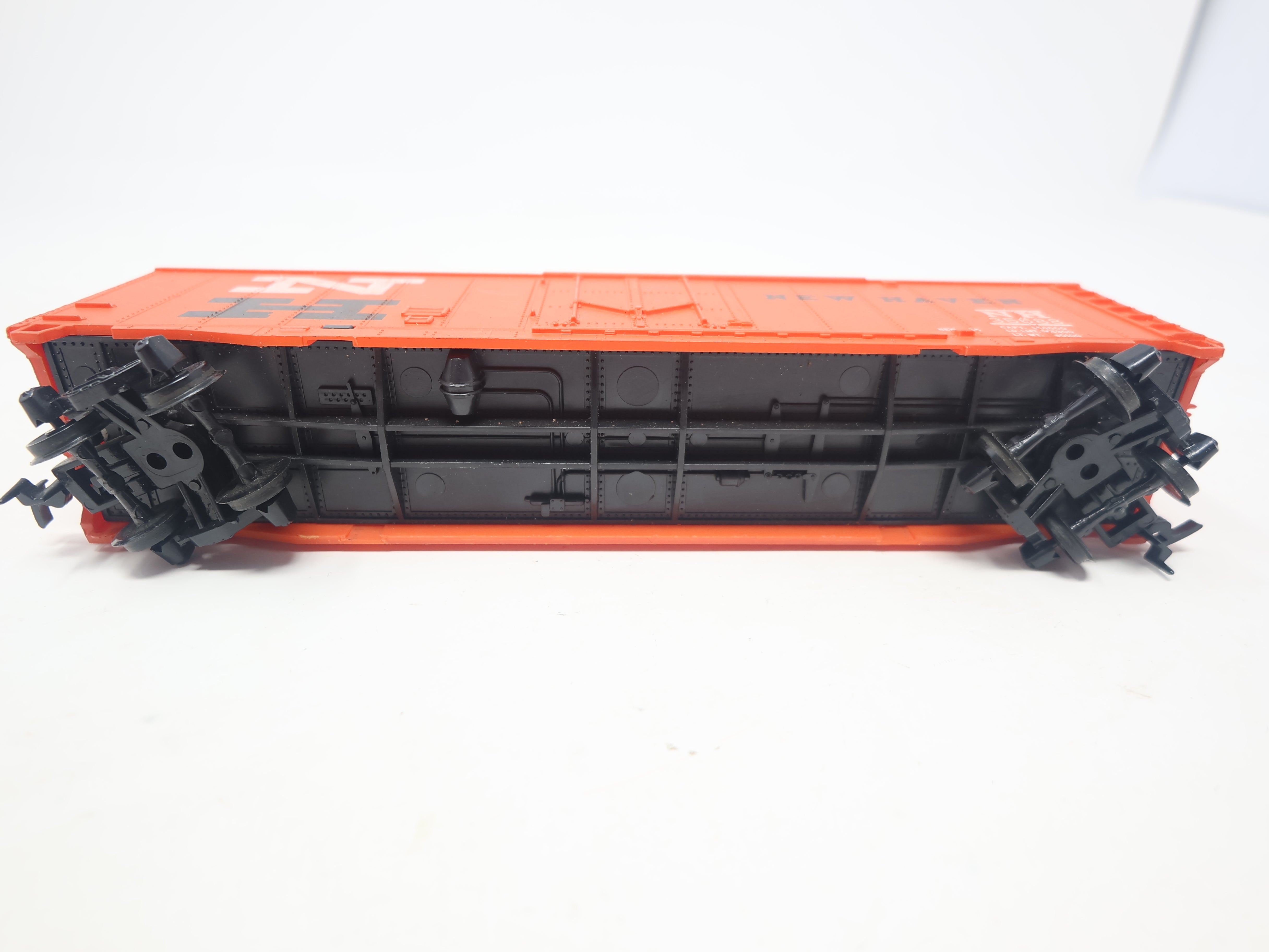 USED Tyco HO Scale, 50' Box Car, New Haven NH #35688