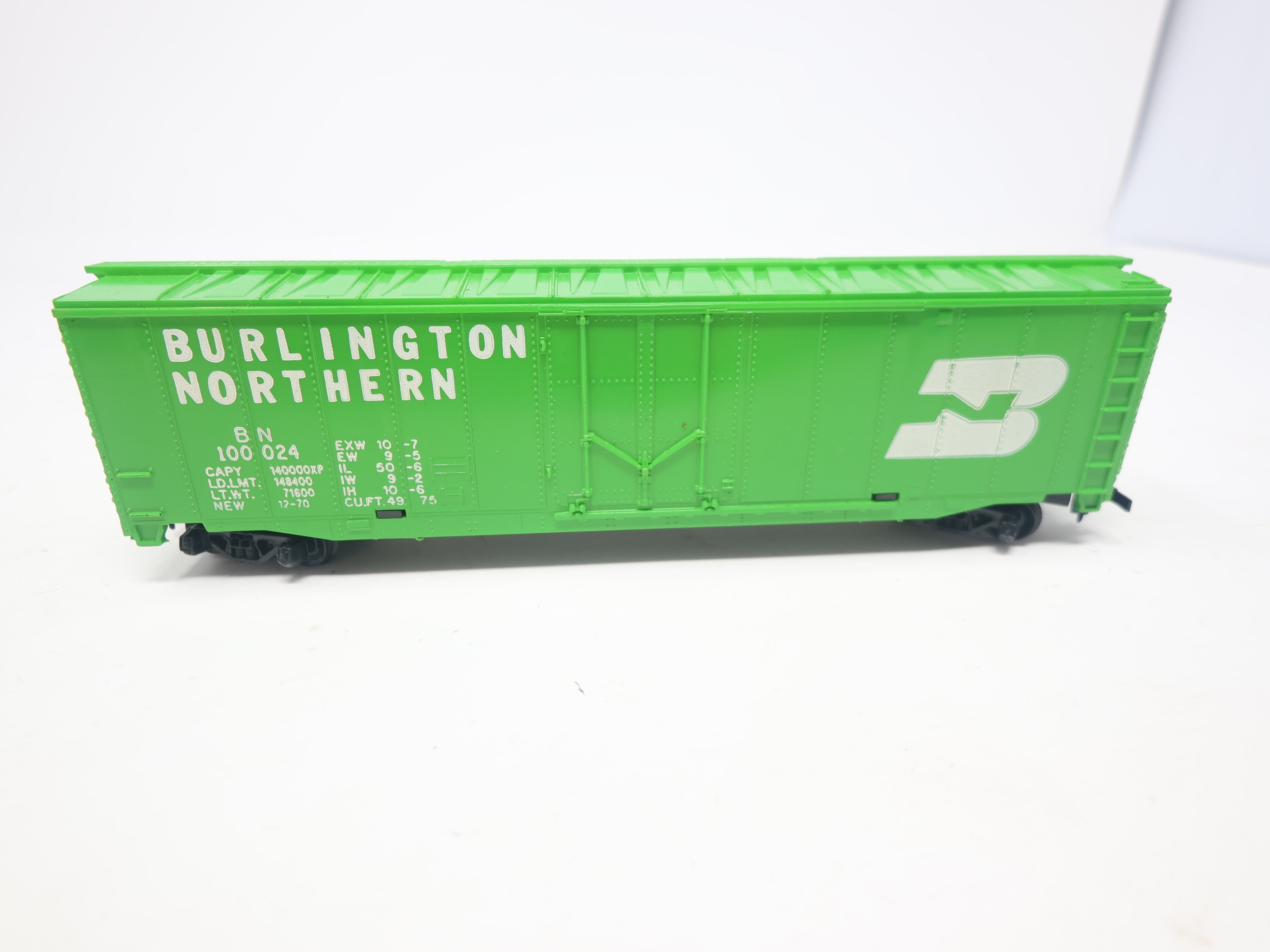 USED Tyco HO Scale, 50' Box Car, Burlington Northern BN #100024