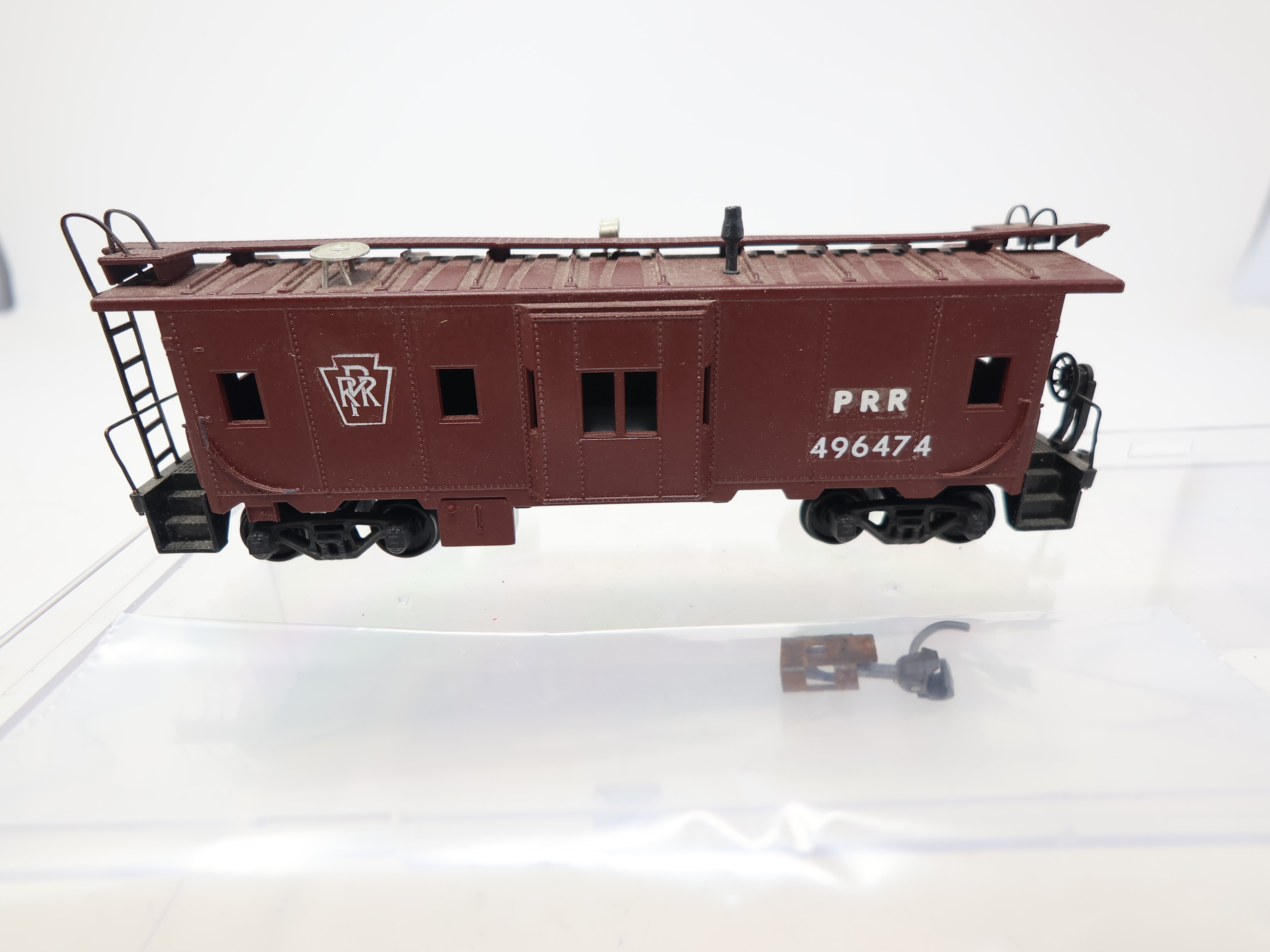 USED Athearn HO Scale, Bay Window Caboose, Pennsylvania PRR #496474