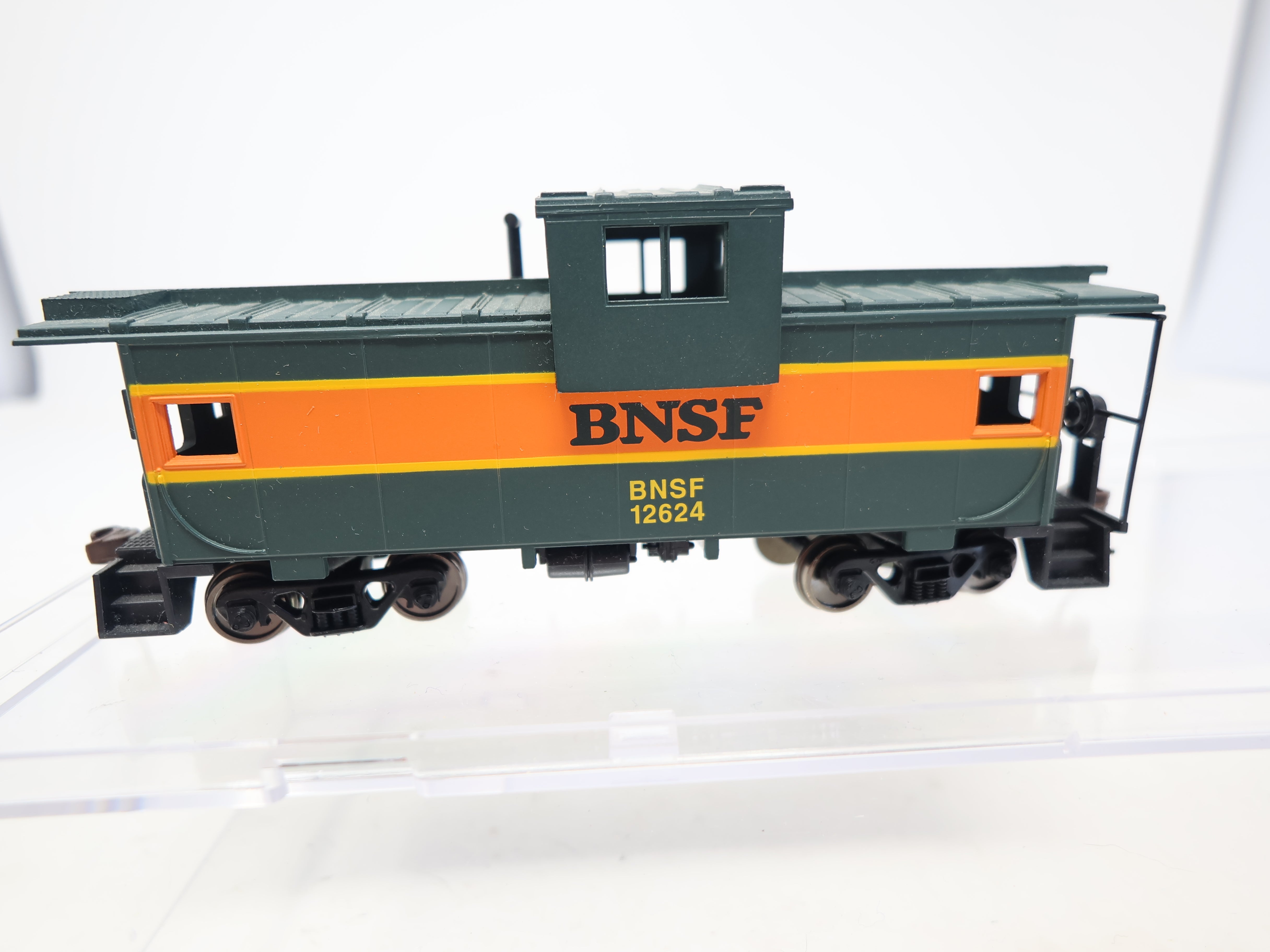 USED Walthers HO Scale, Caboose, BNSF #12624