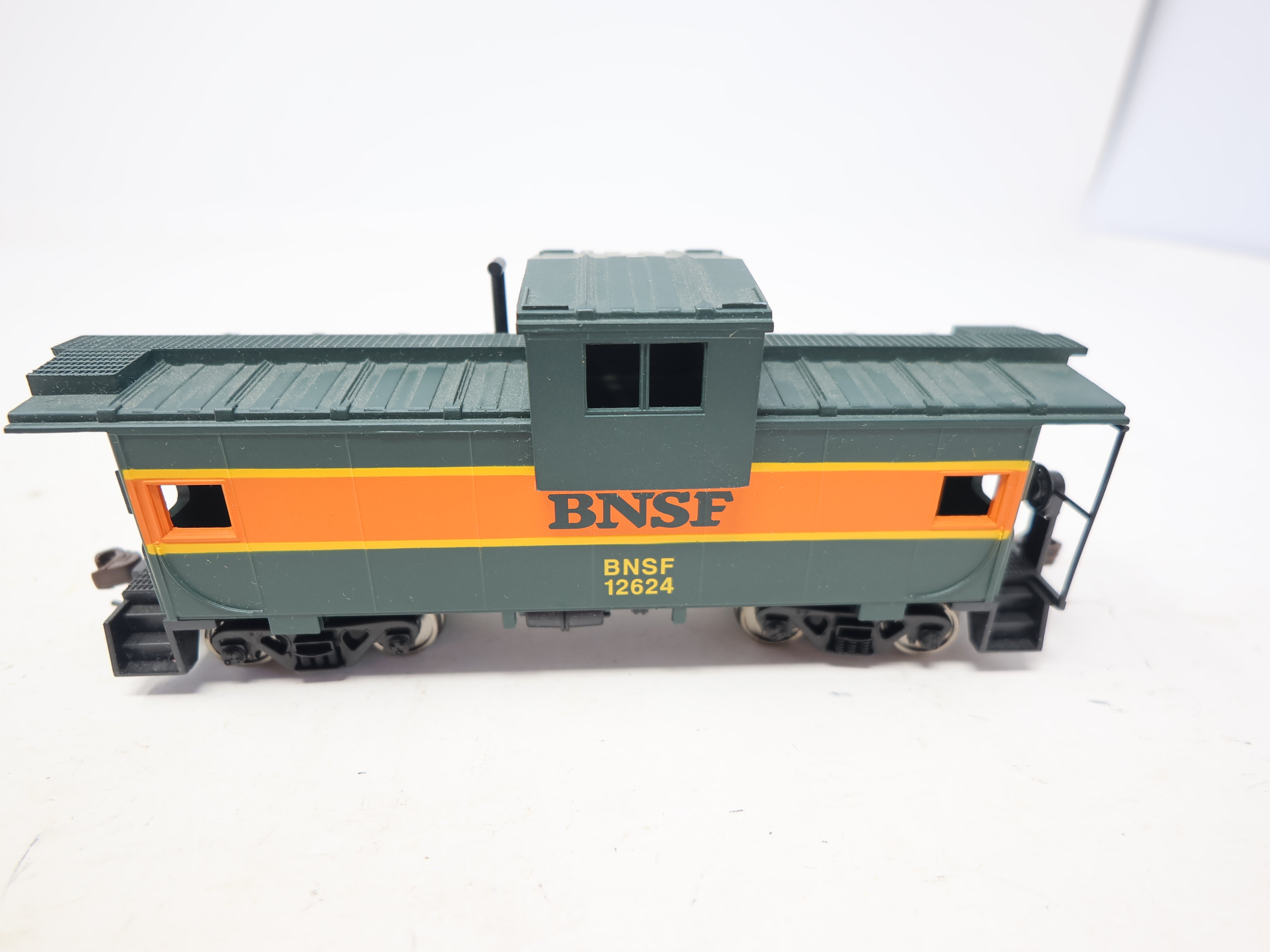 USED Walthers HO Scale, Caboose, BNSF #12624