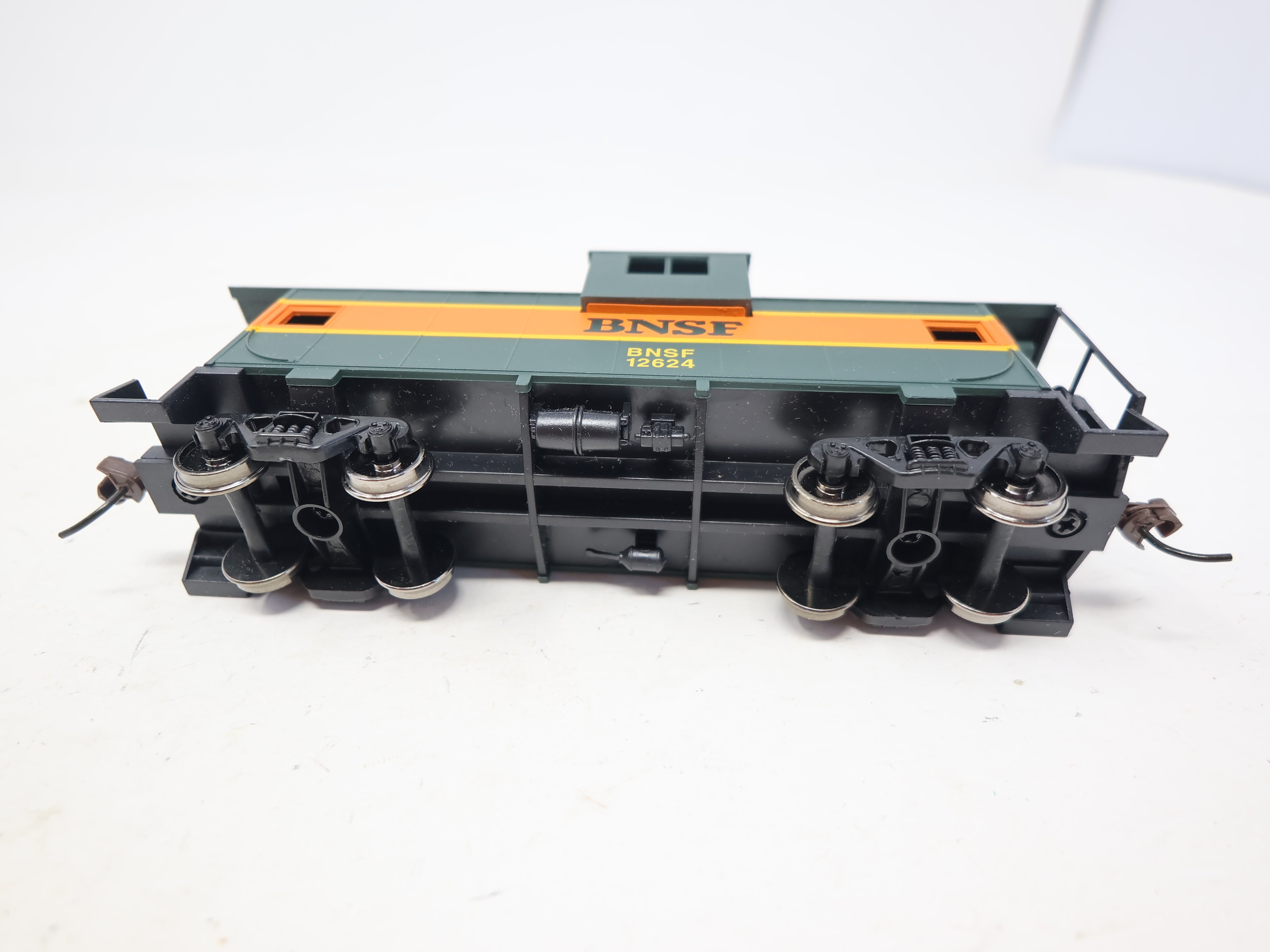 USED Walthers HO Scale, Caboose, BNSF #12624