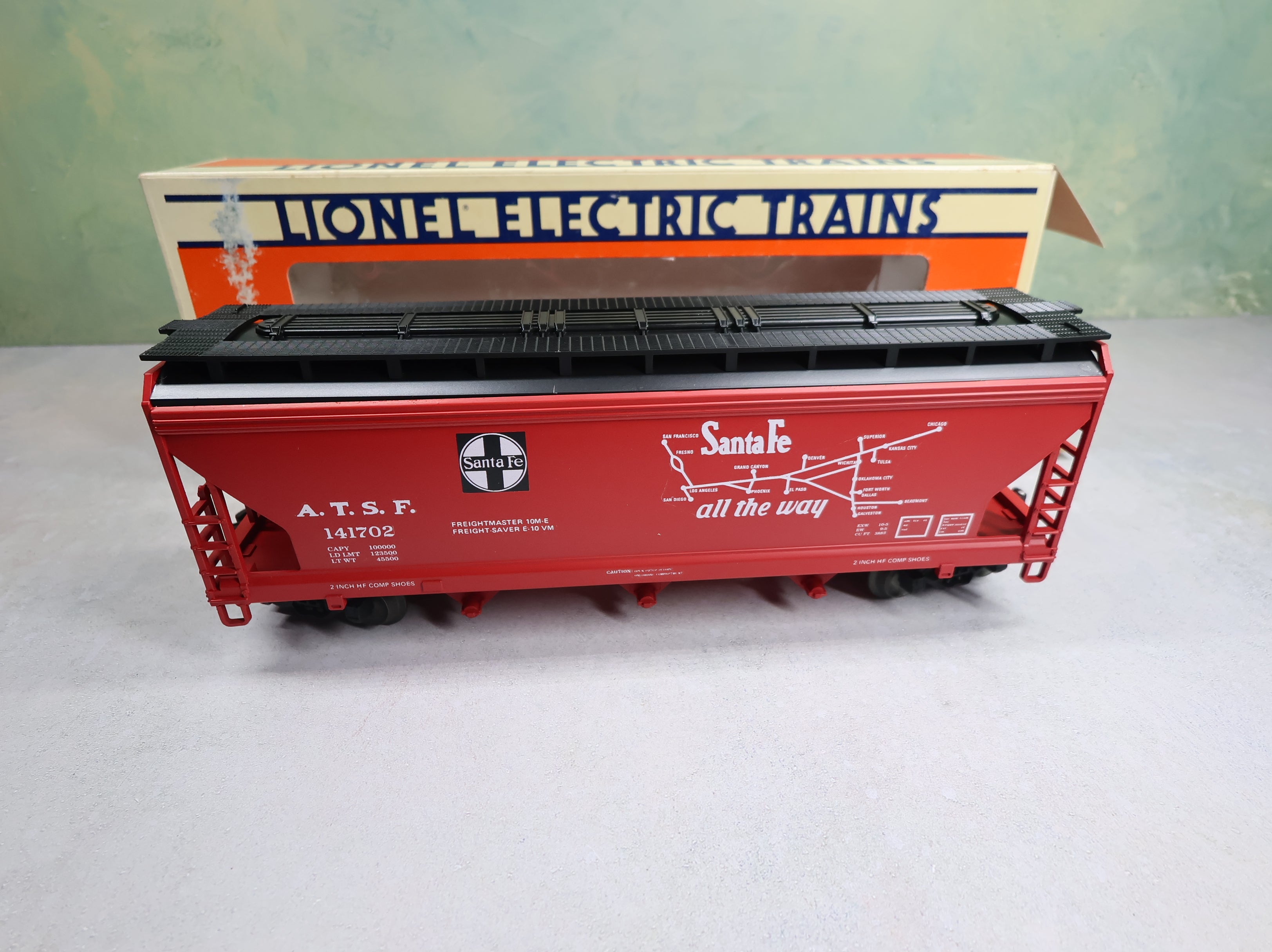 USED Lionel O Center Flow Covered Hopper Santa Fe ATSF #141702 Custom