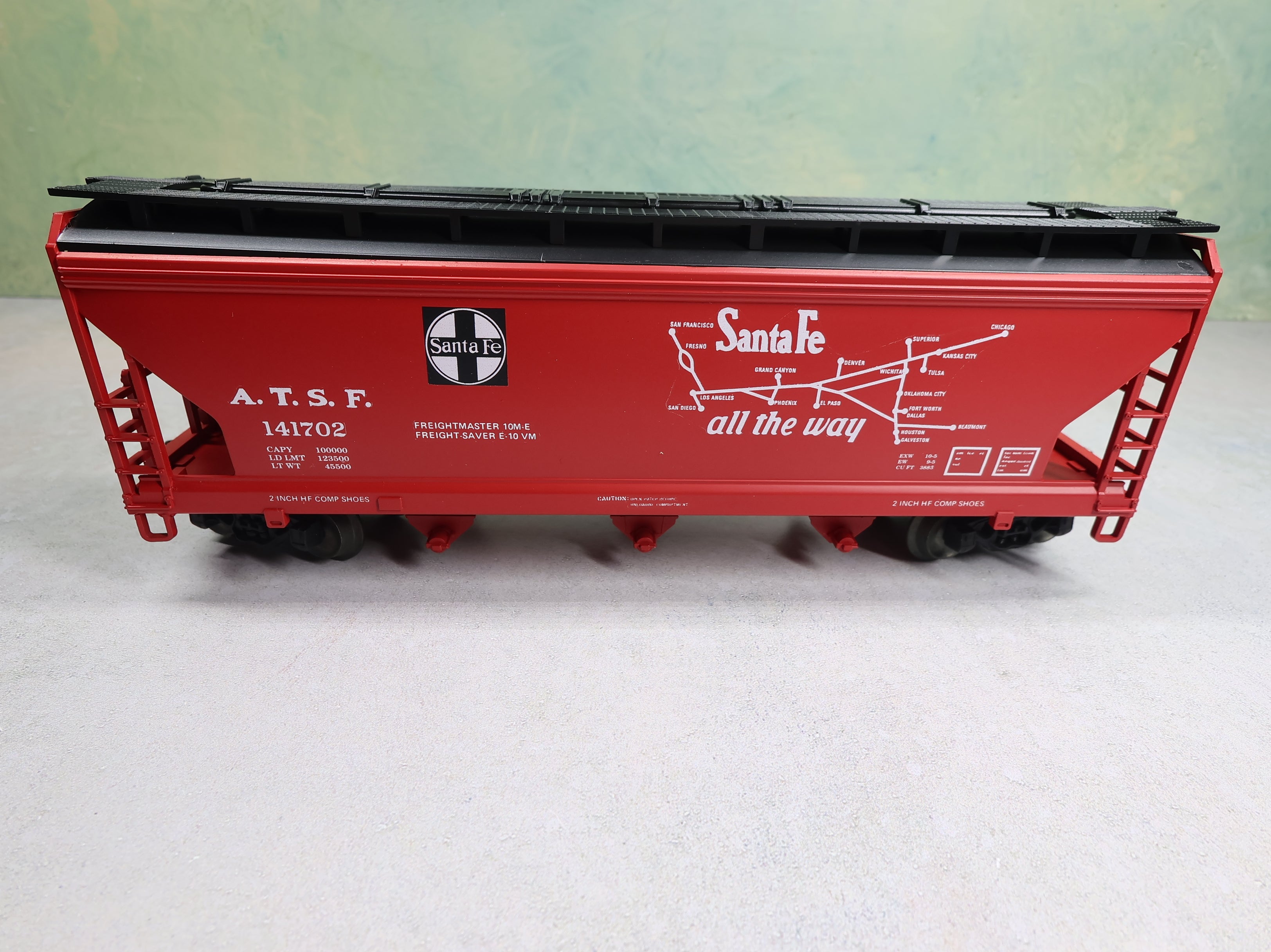 USED Lionel O Center Flow Covered Hopper Santa Fe ATSF #141702 Custom