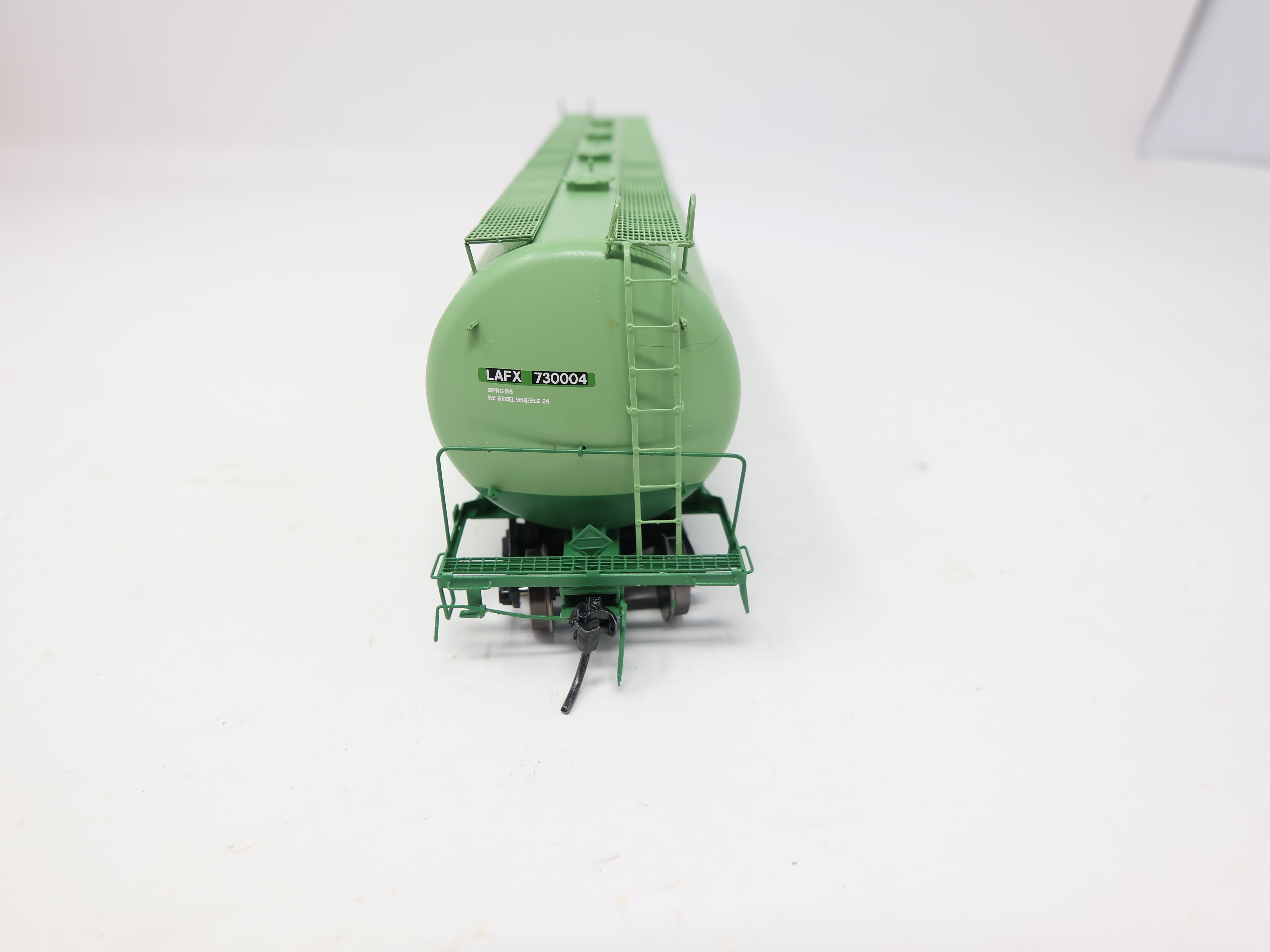 USED Intermountain 48911-03 HO Scale, Pressure Flow Hopper, Lafarge Cement LAFX #730004, Custom Decals