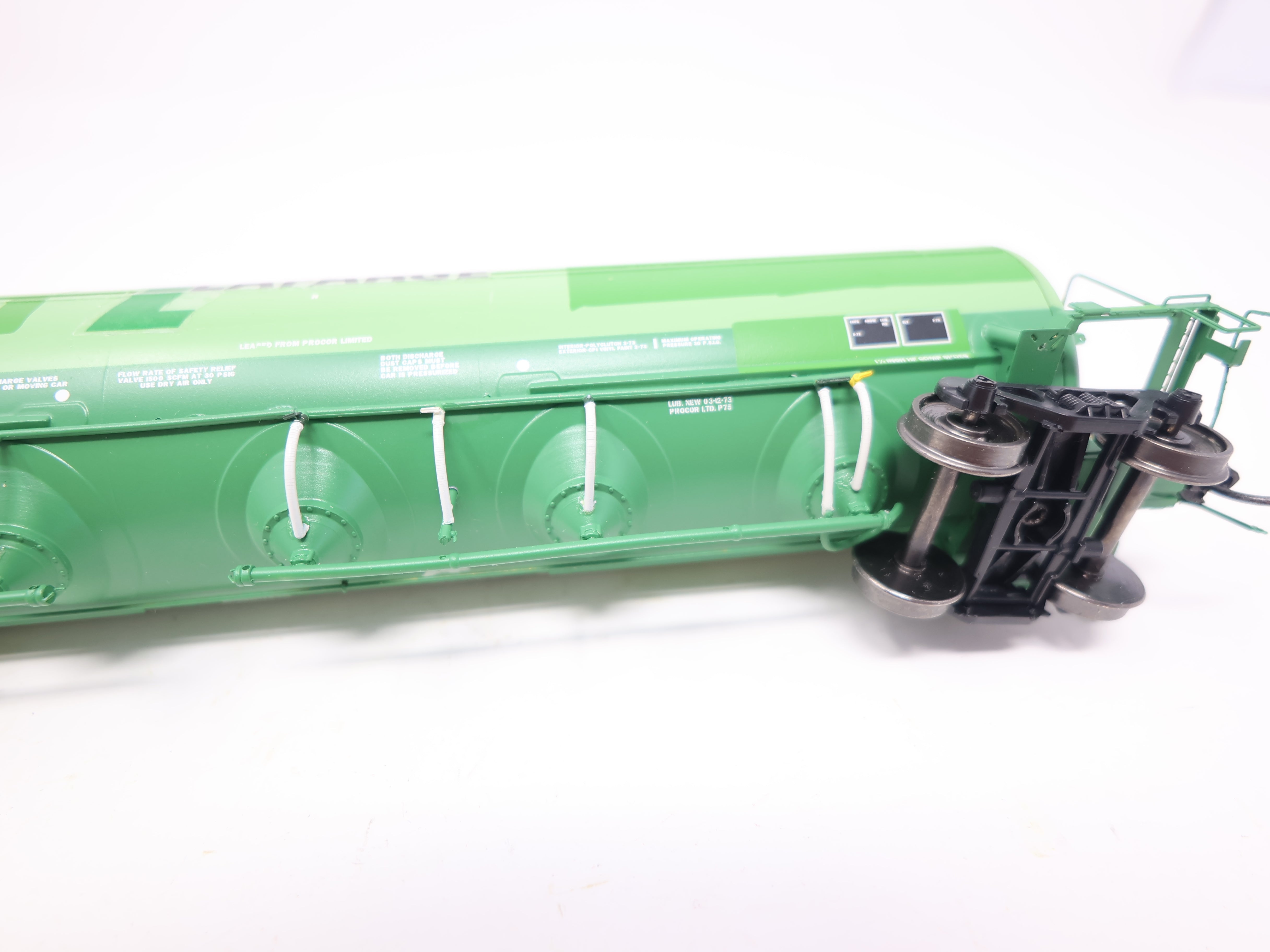 USED Intermountain 48911-03 HO Scale, Pressure Flow Hopper, Lafarge Cement LAFX #730004, Custom Decals