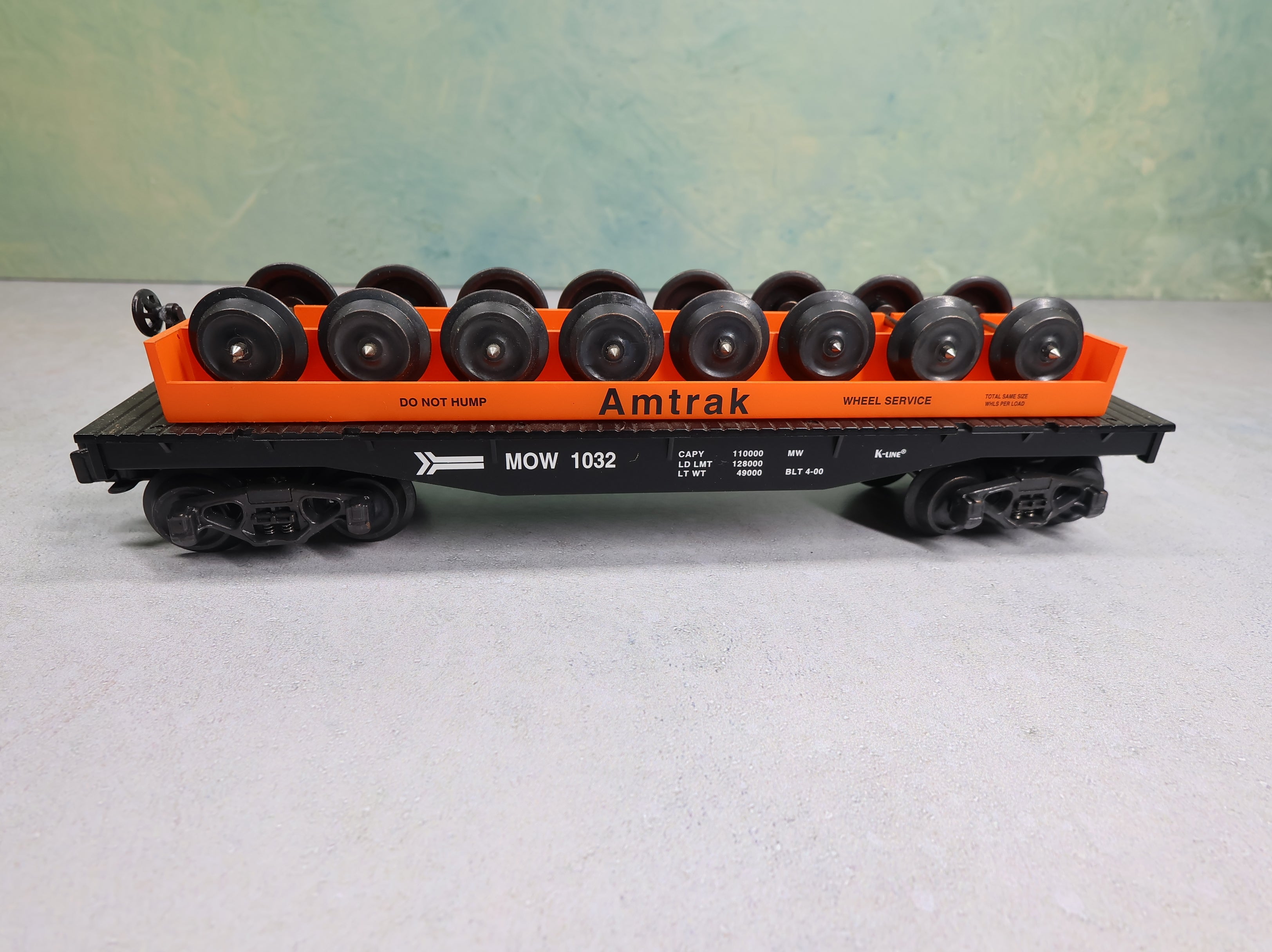 USED K-Line K661-1032 O Classic Flat Car Amtrak MOW #1032 w/ Wheel Load