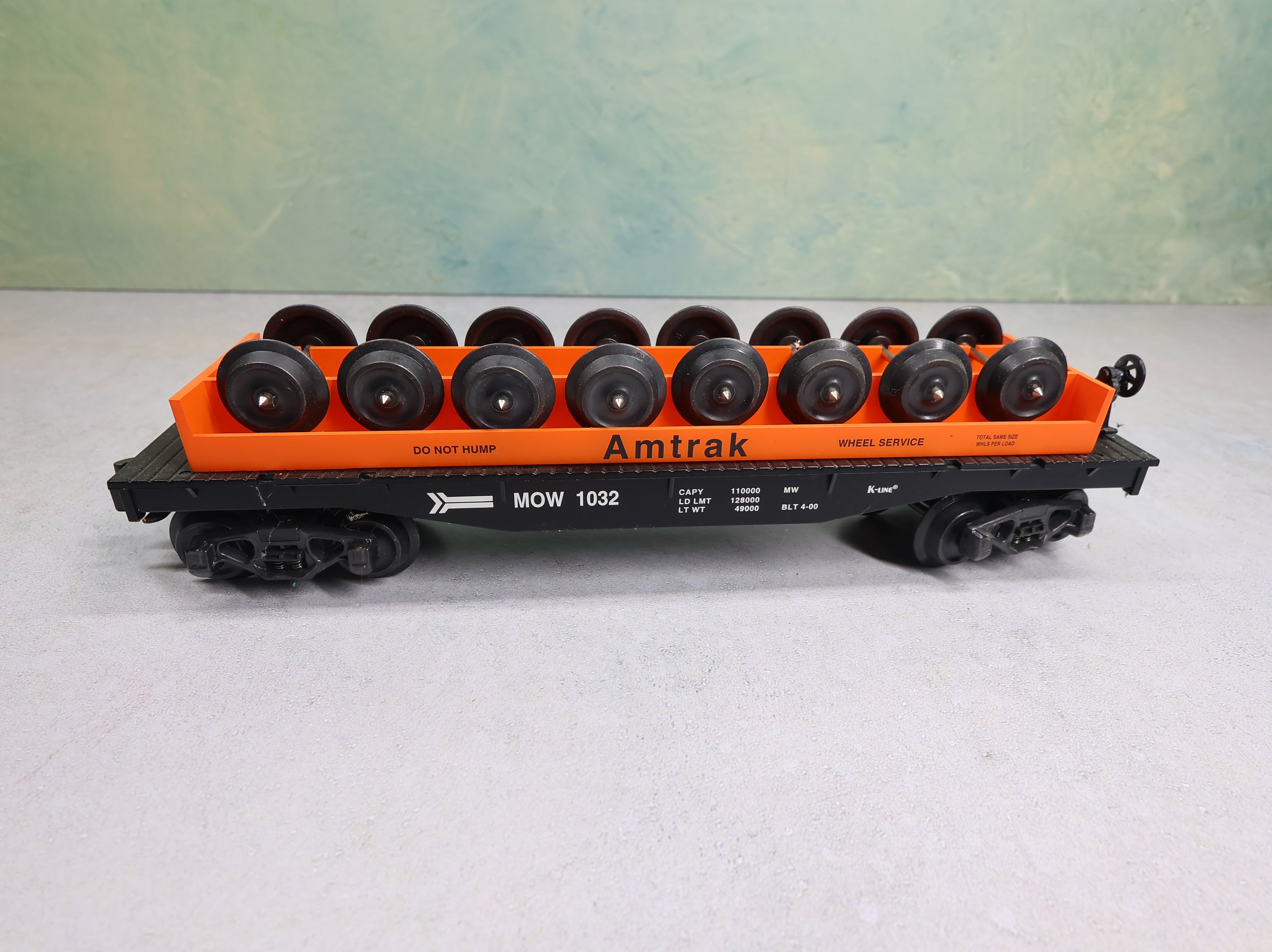 USED K-Line K661-1032 O Classic Flat Car Amtrak MOW #1032 w/ Wheel Load