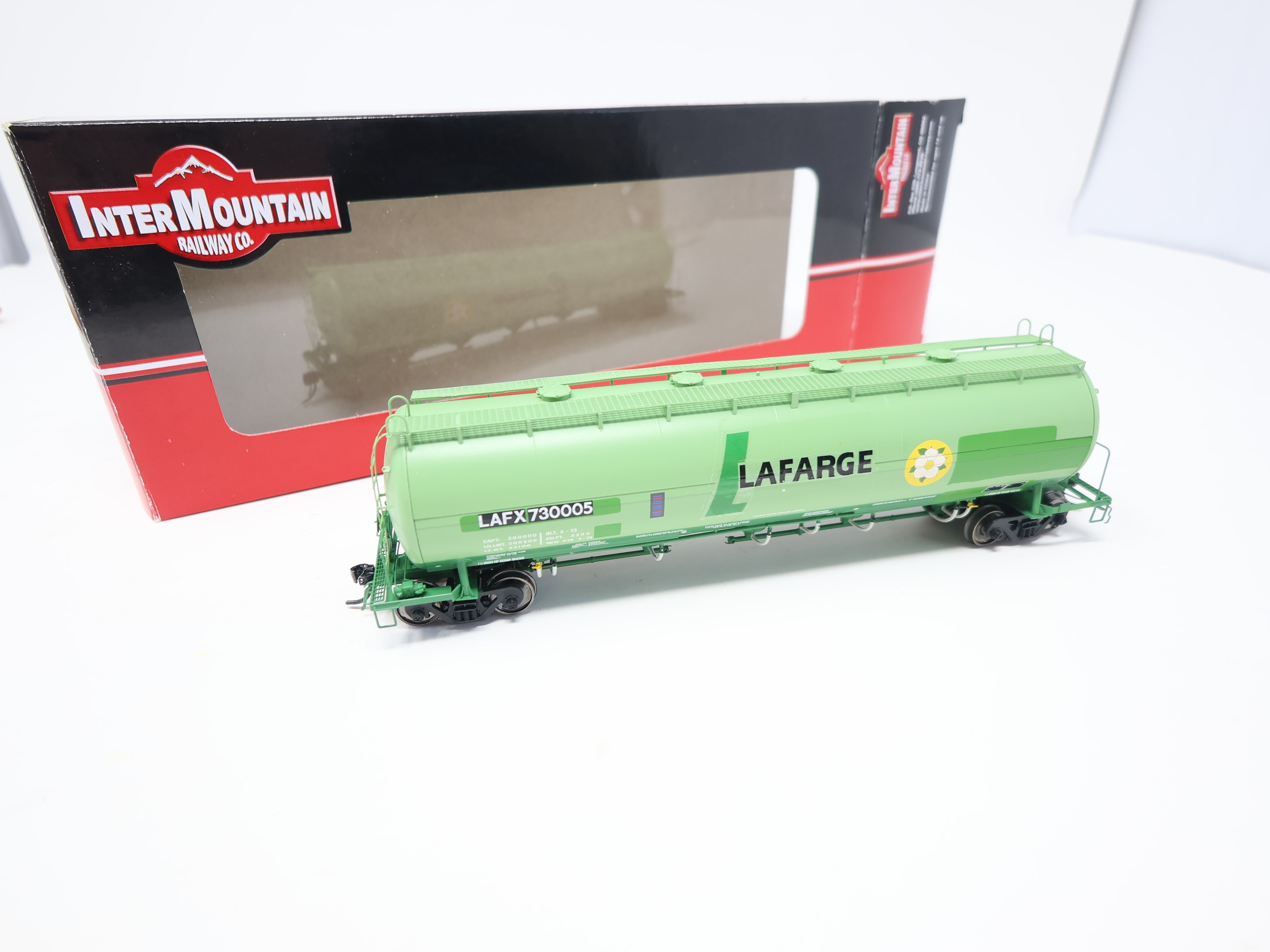 USED Intermountain 48911-04 HO Scale, Pressure Flow Hopper, Lafarge Cement LAFX #730005, Custom Decals