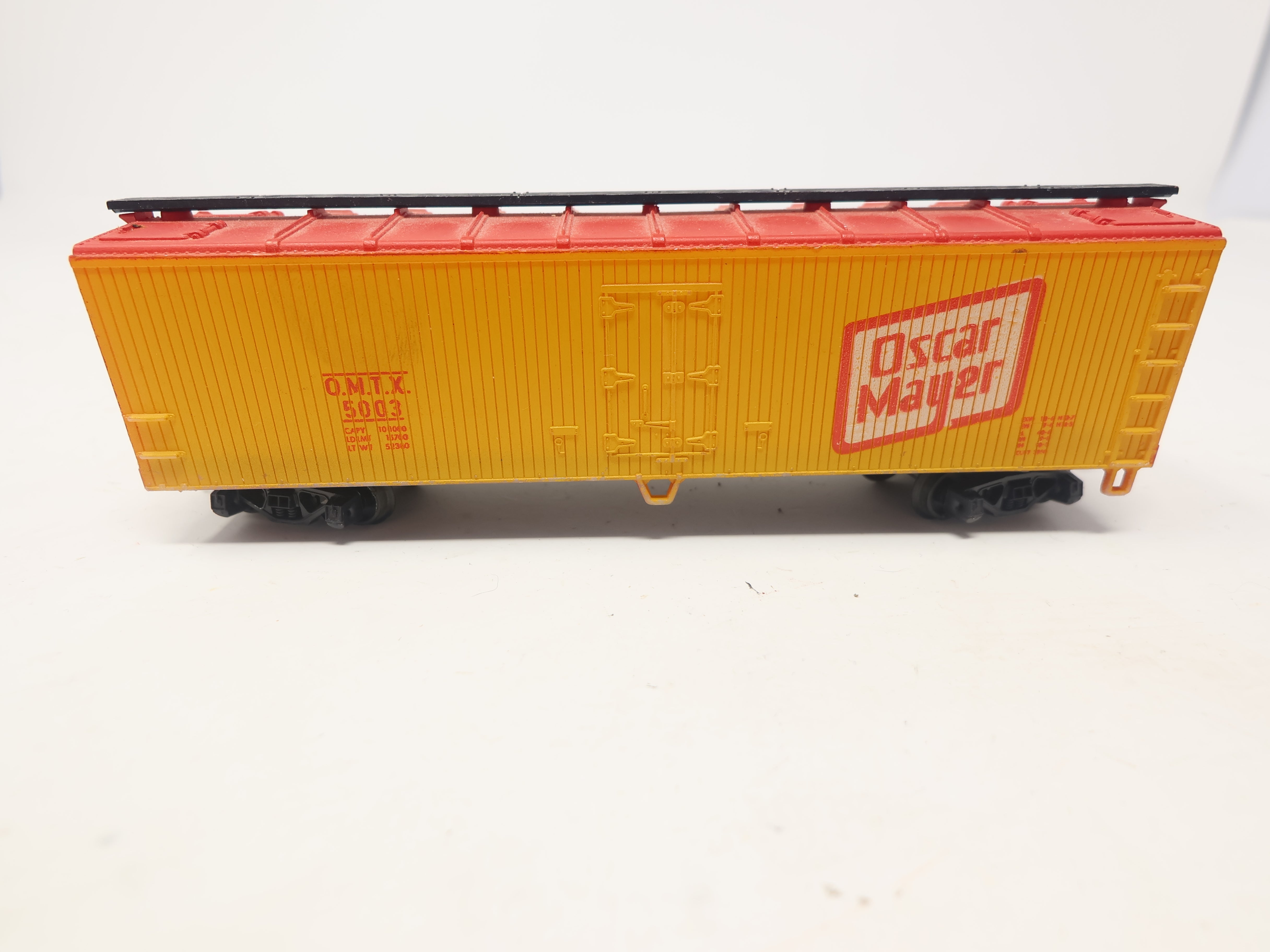 USED ROCO HO Scale, 40' Wooden Billboard Box Car, Oscar Mayer OMTX #5003