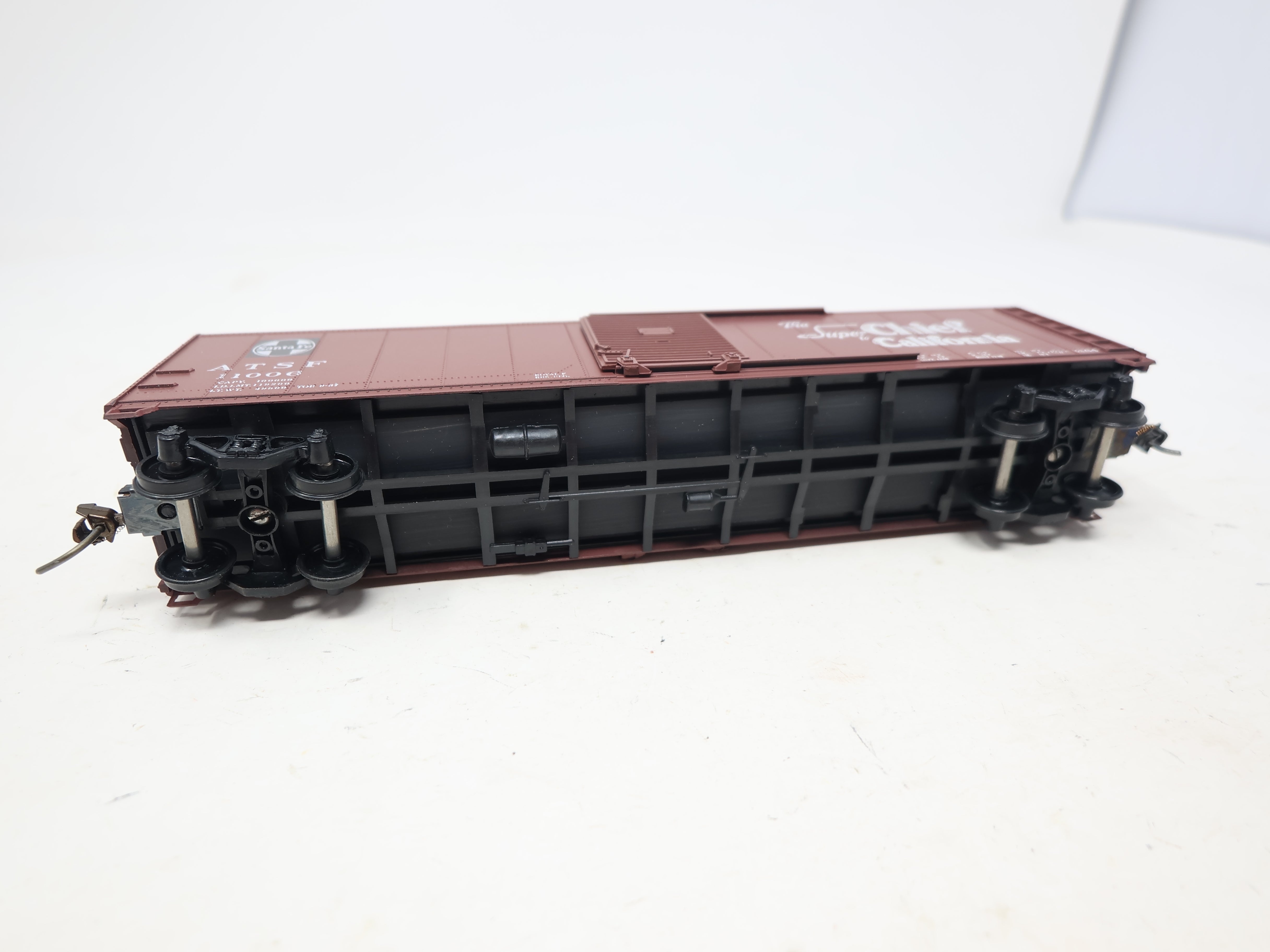 USED Athearn 5051 HO Scale, 50' SD Box Car, Santa Fe ATSF #11006, Super Chief