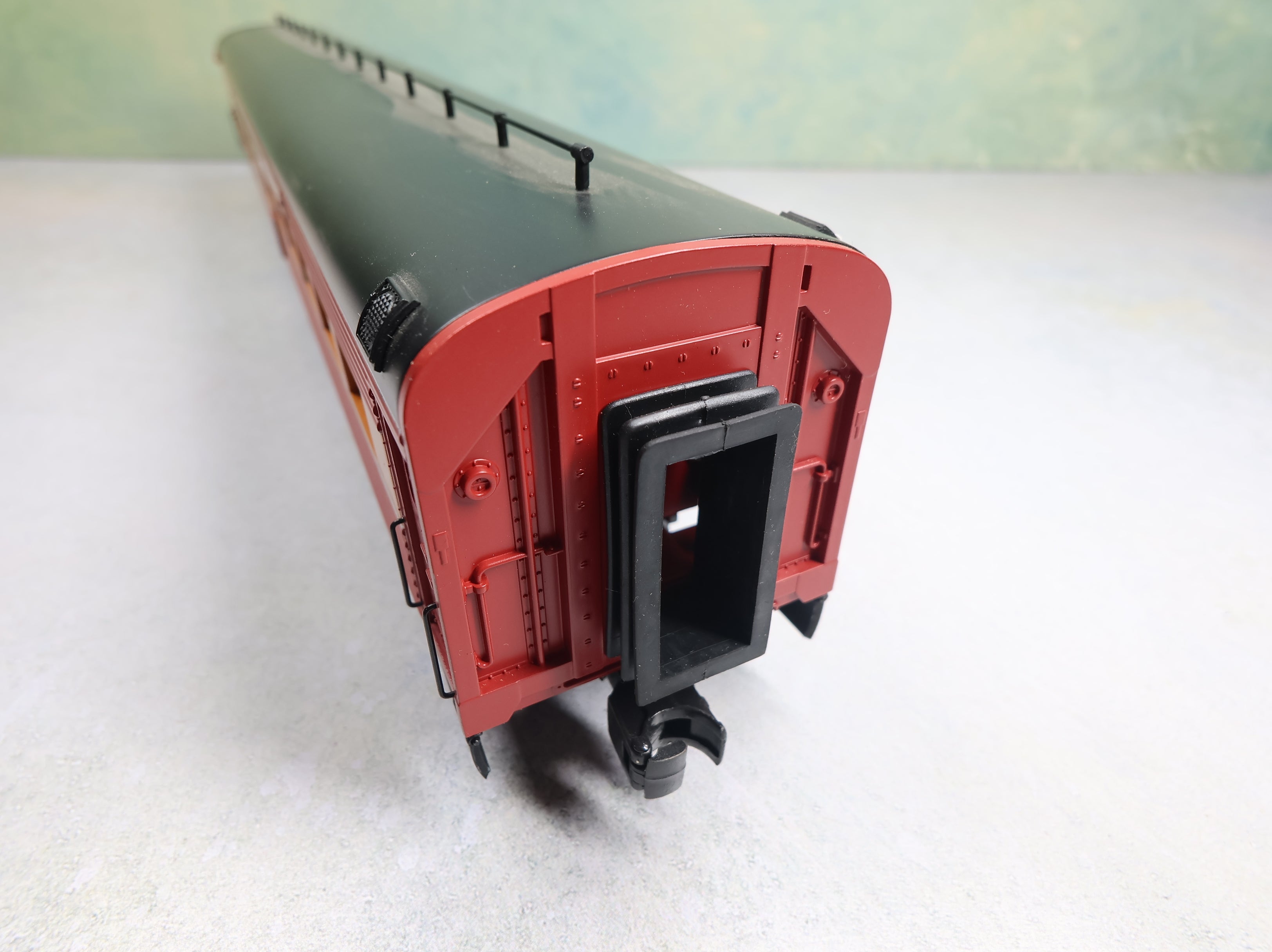 USED K-Line K4688-30001 O Aluminum Business Car 18" Southern Pacific SP #290 w/ Interior & Figures