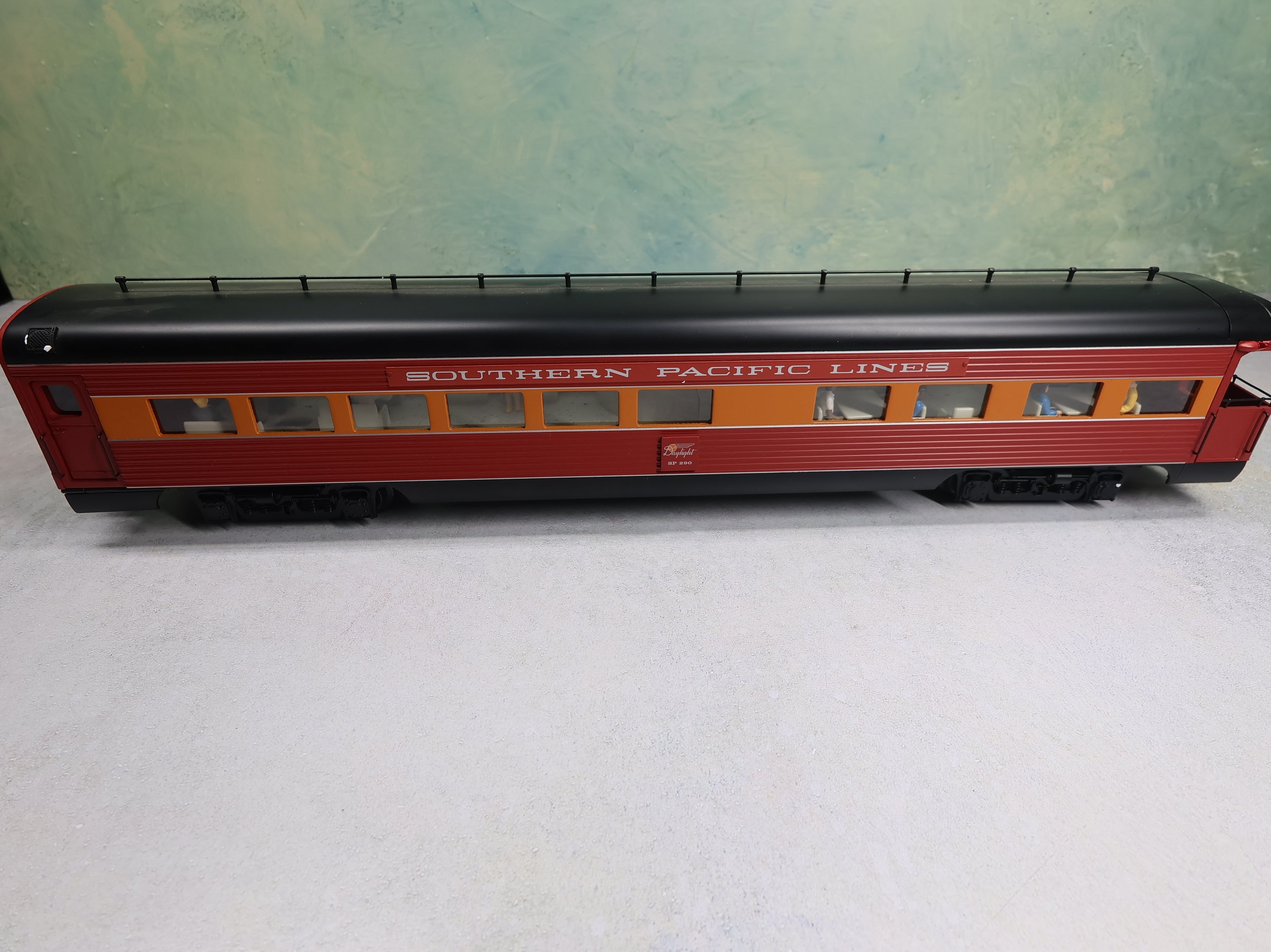 USED K-Line K4688-30001 O Aluminum Business Car 18" Southern Pacific SP #290 w/ Interior & Figures