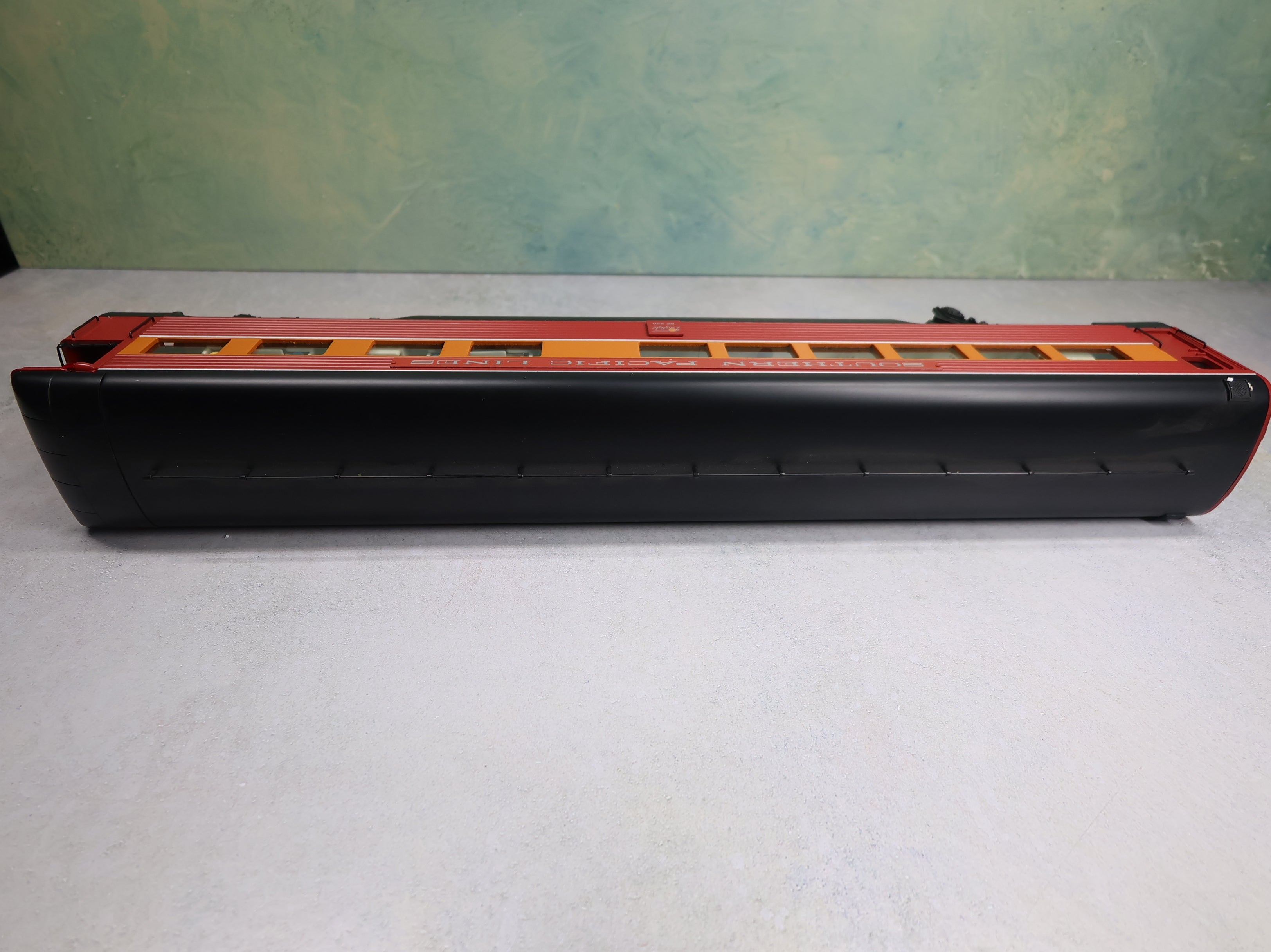 USED K-Line K4688-30001 O Aluminum Business Car 18" Southern Pacific SP #290 w/ Interior & Figures