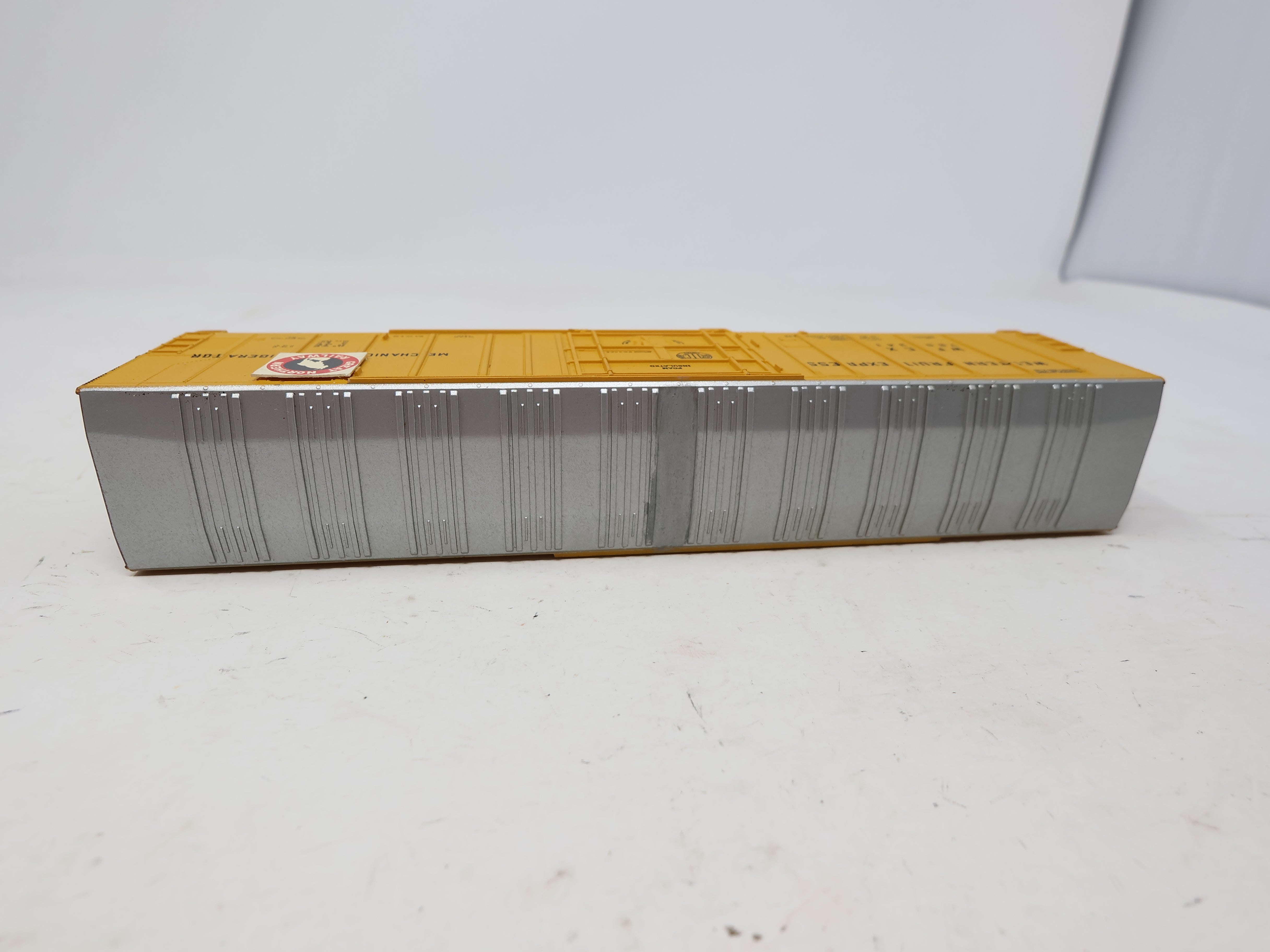 USED Athearn HO Scale, 57' Mechanical Reefer, Western Fruit Express WFCX #780341, GN