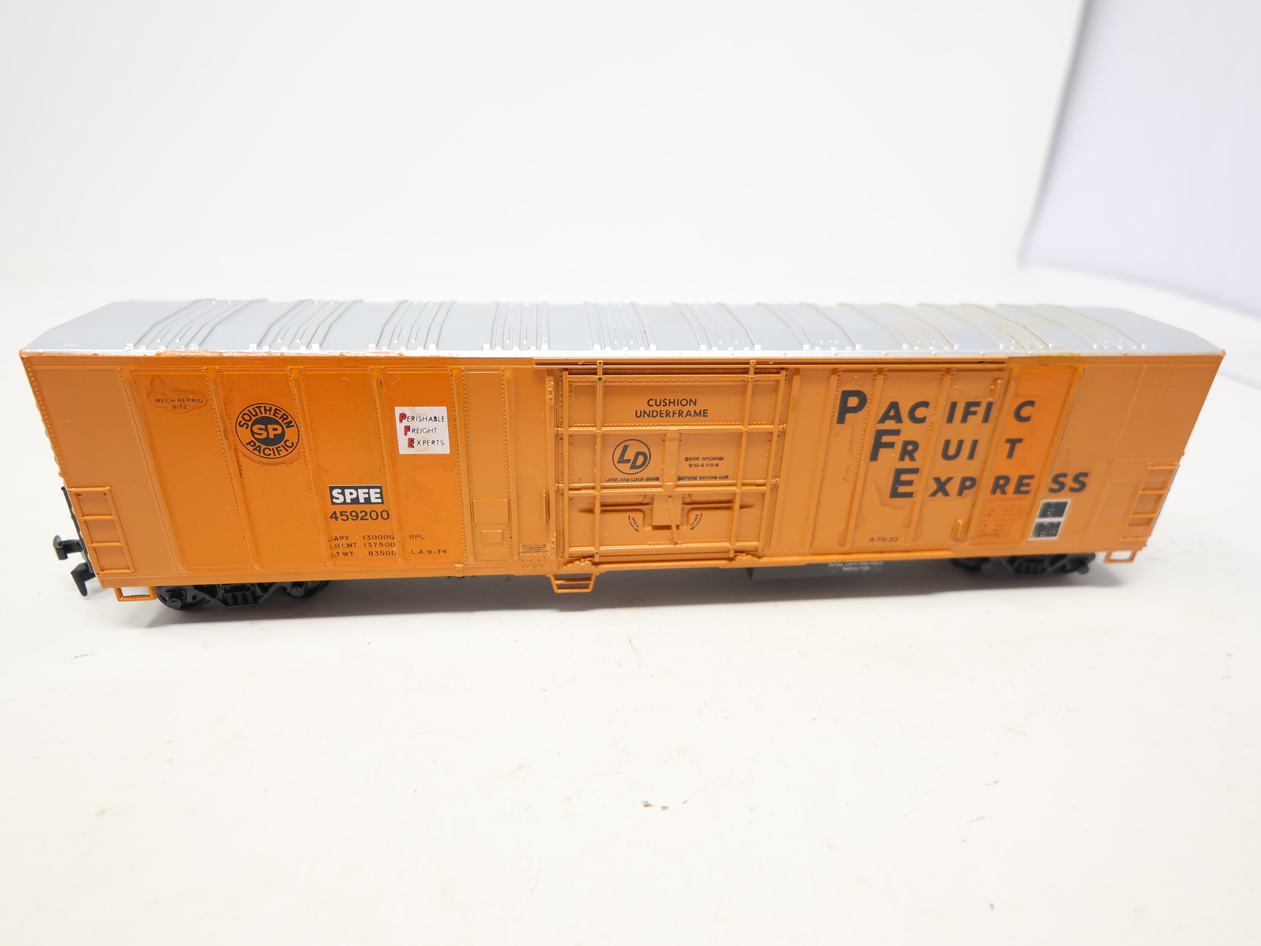 USED Athearn 5465 HO Scale, 57' Mechanical Reefer, Pacific Fruit Express SPFE #459200