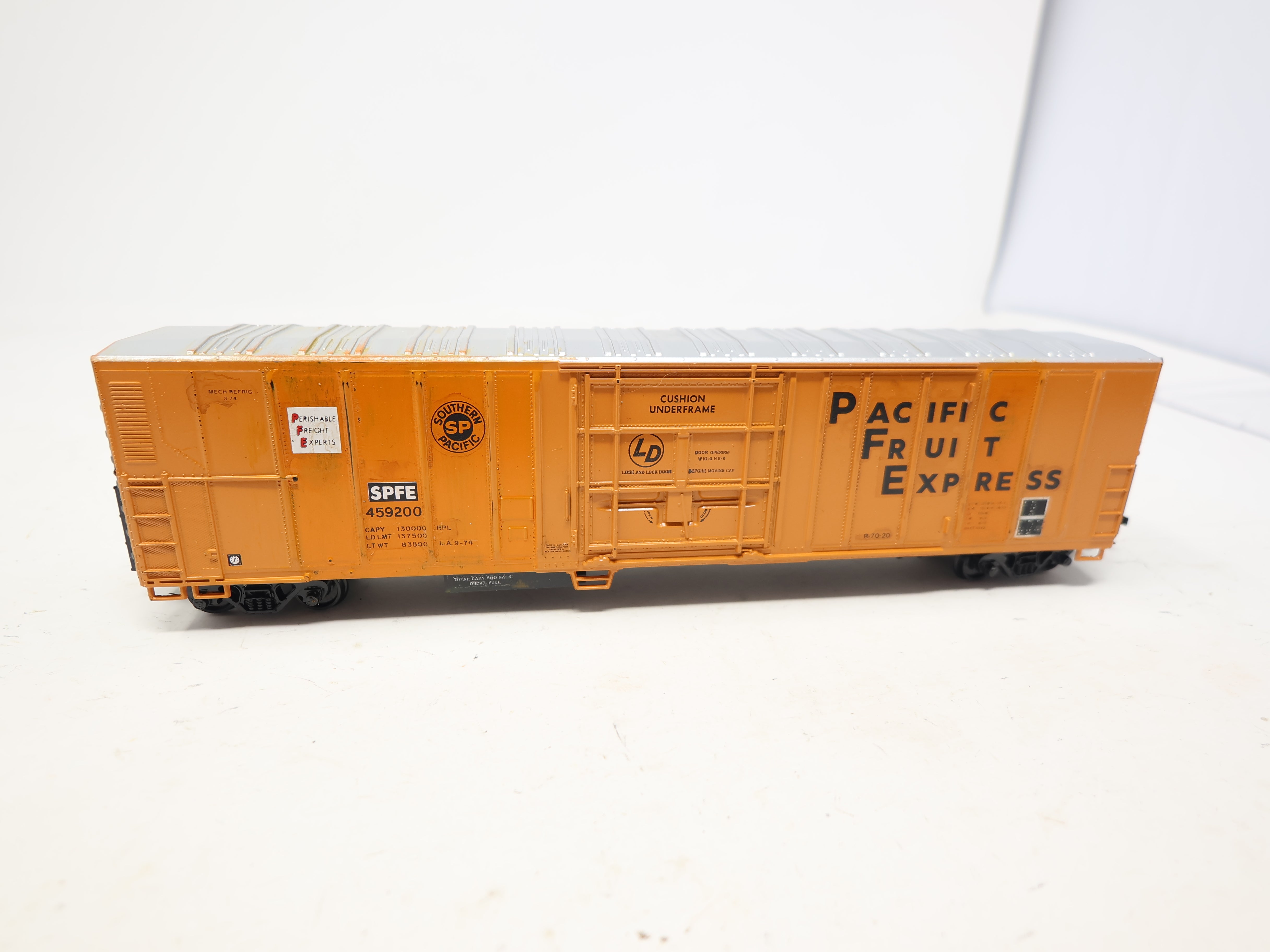 USED Athearn 5465 HO Scale, 57' Mechanical Reefer, Pacific Fruit Express SPFE #459200