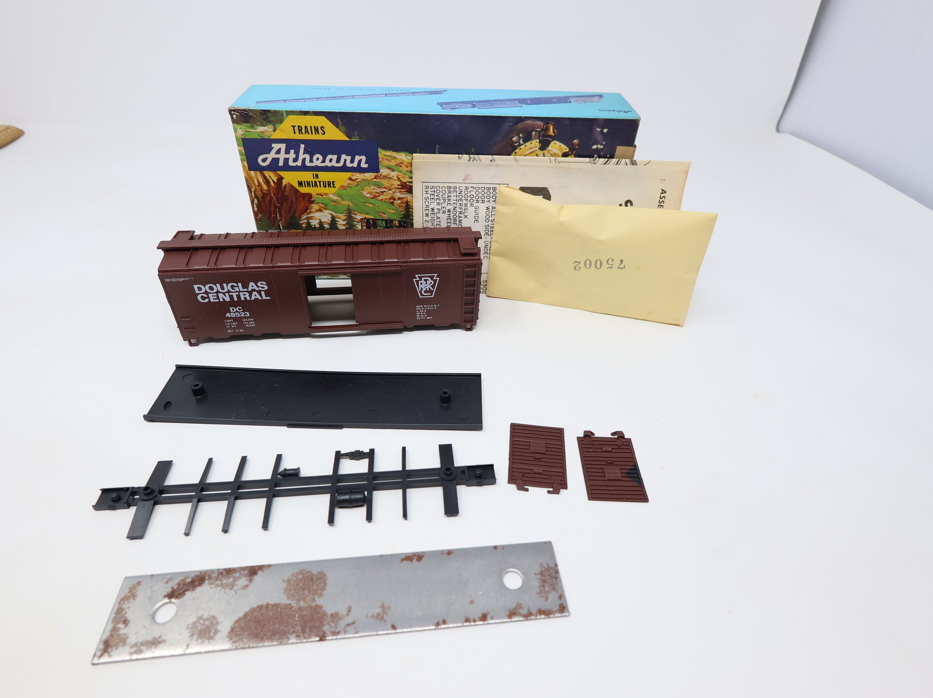 USED Athearn HO Scale 40' Steel Box Car Douglas Central DC #48523 KIT