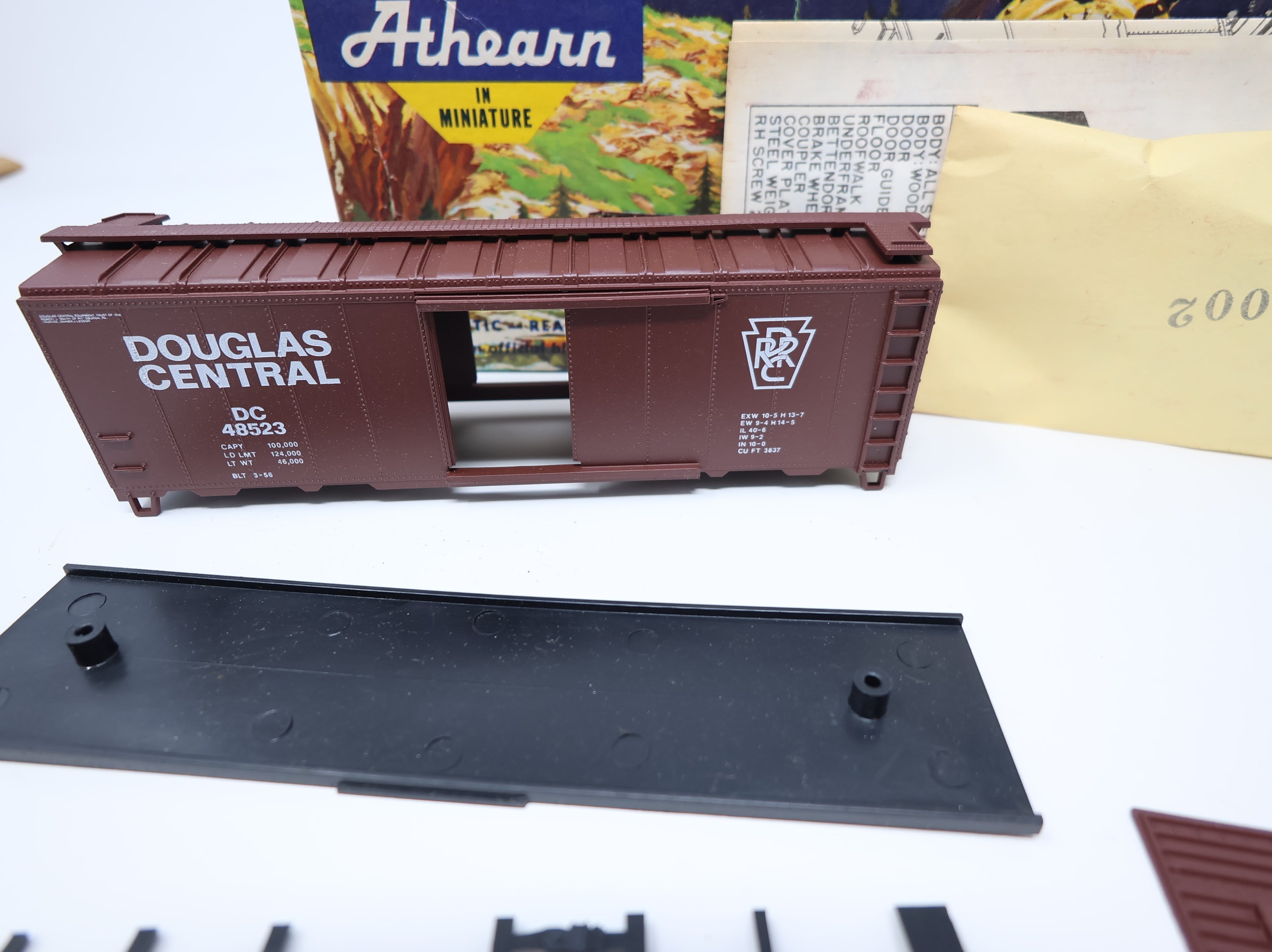 USED Athearn HO Scale 40' Steel Box Car Douglas Central DC #48523 KIT