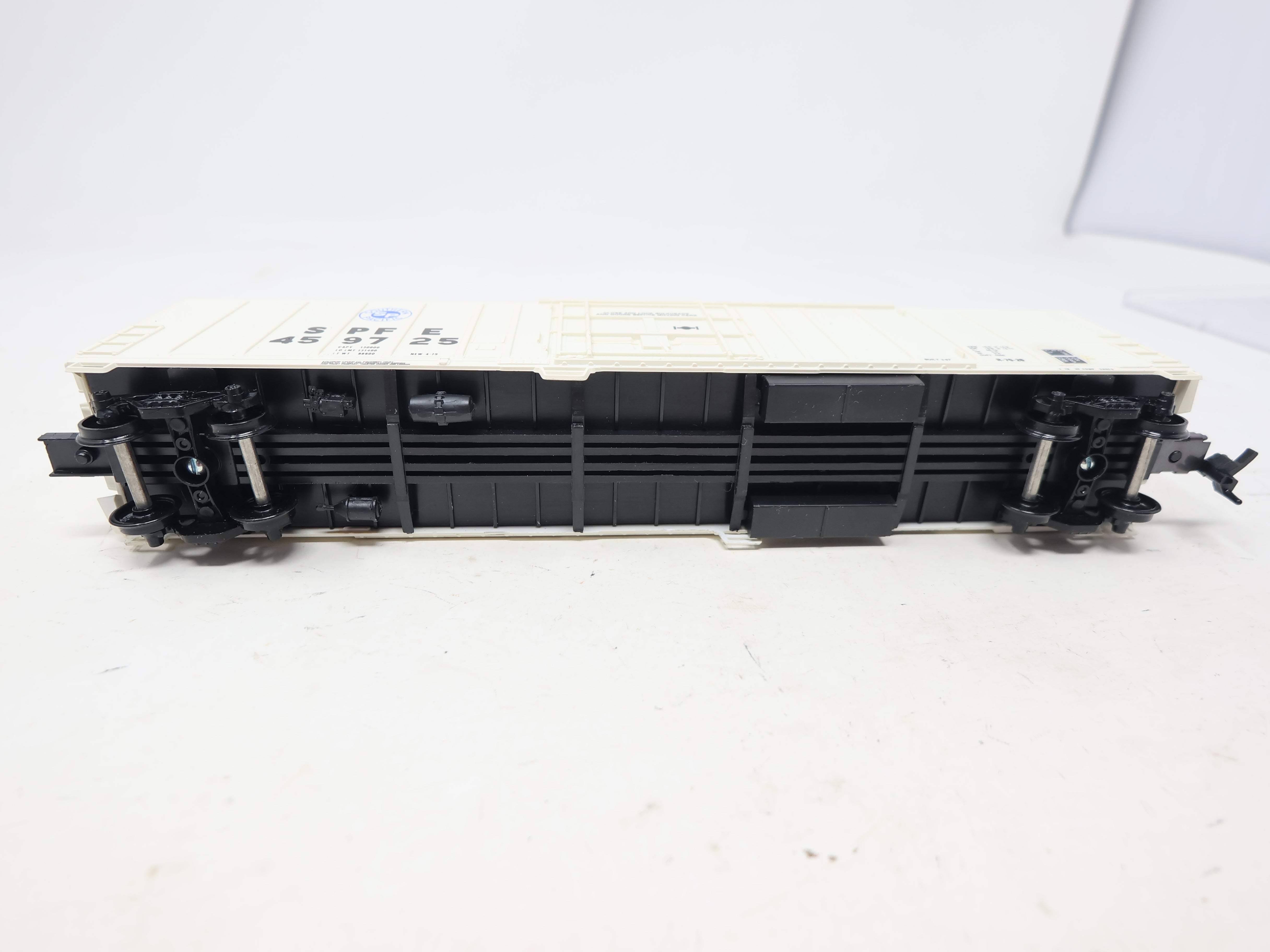 USED Walthers HO Scale, LMTD Athearn 57' Mechanical Reefer, Southern Pacific SPFE #459725