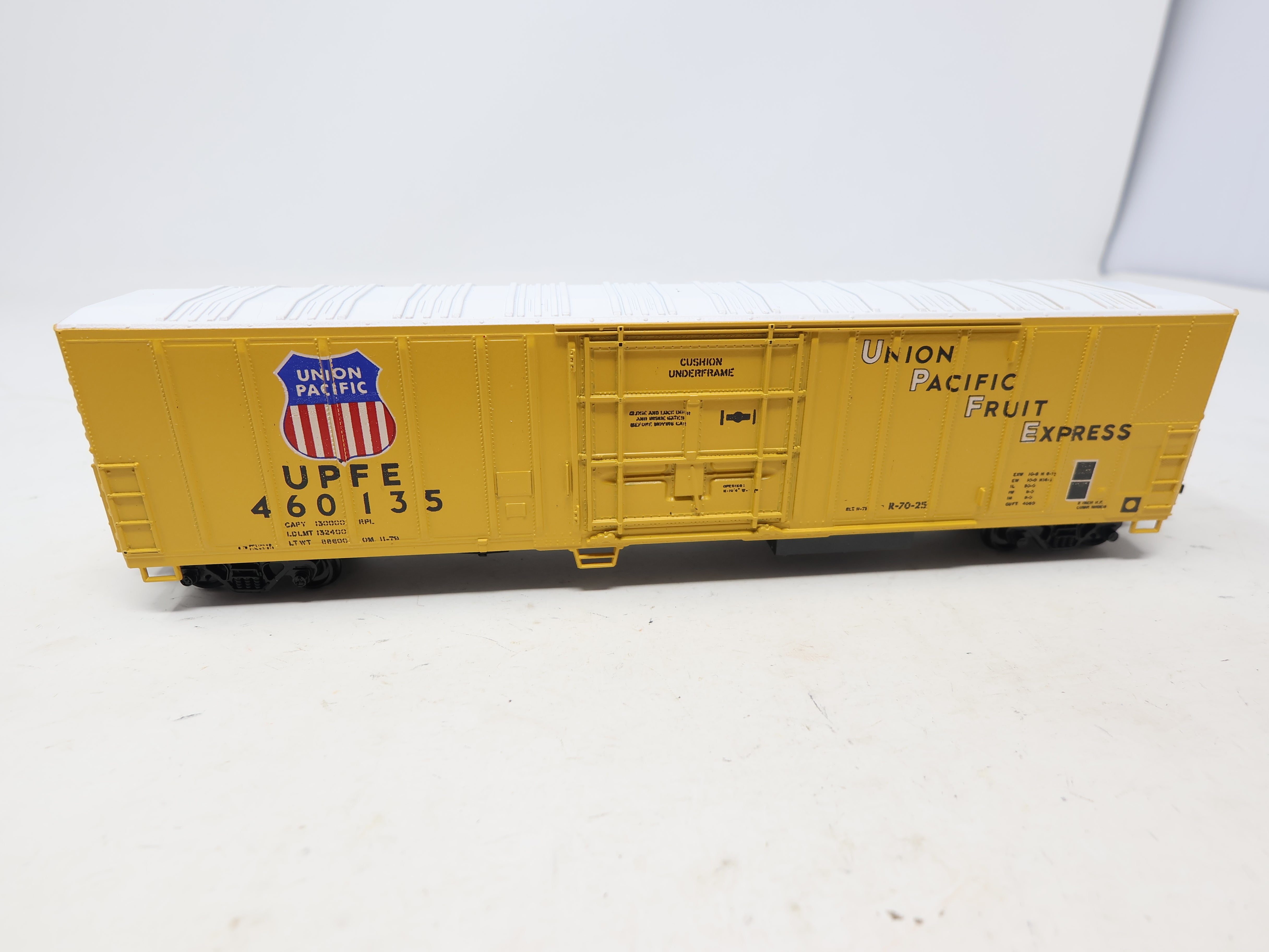 USED Athearn 5467 HO Scale, 57' Mechanical Reefer, Union Pacific UPFE #460135