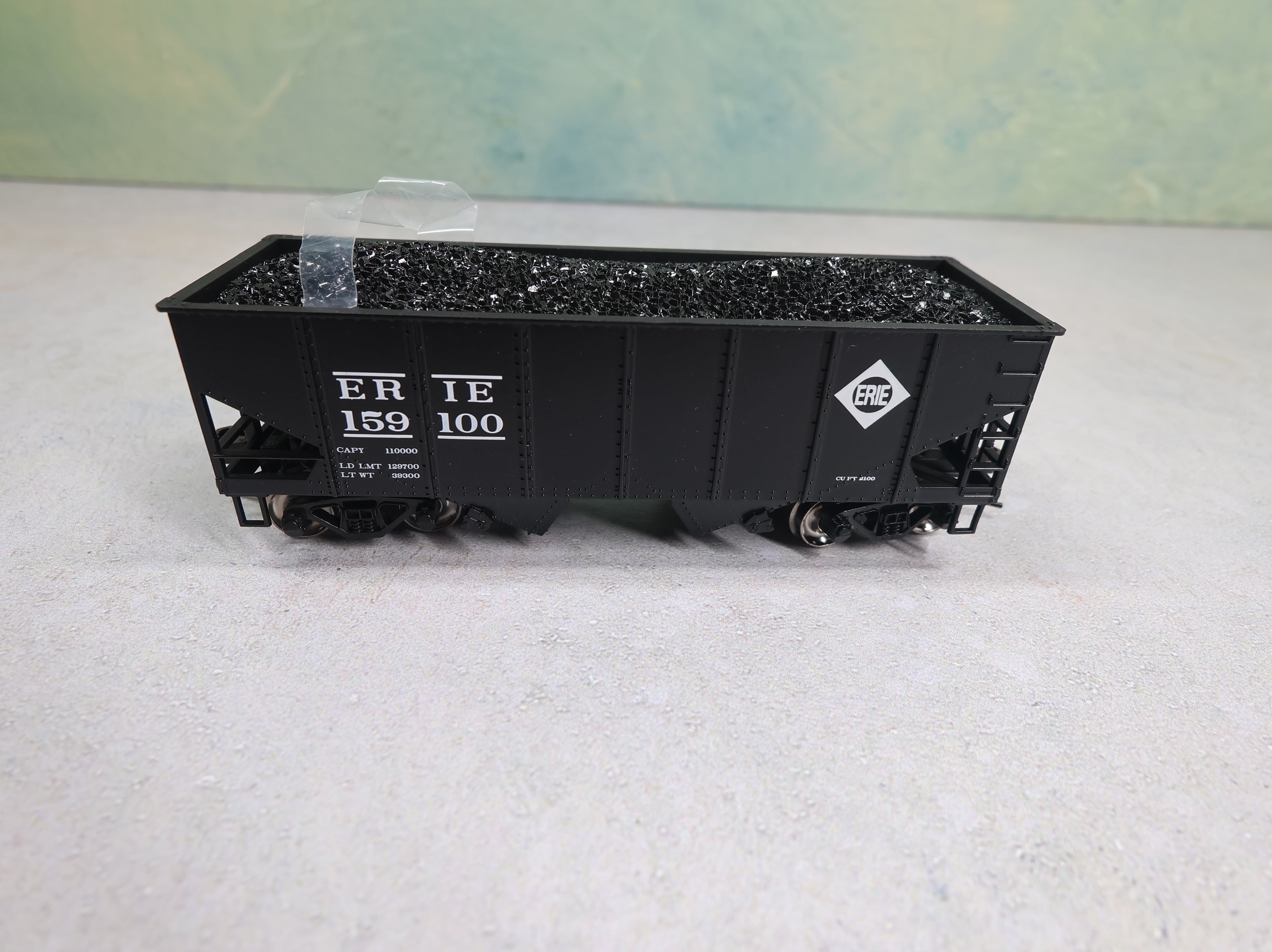 USED Bachmann 19508 HO Scale 55 Ton 2 Bay USRA OB Hopper Erie #159100 w/ Coal Load