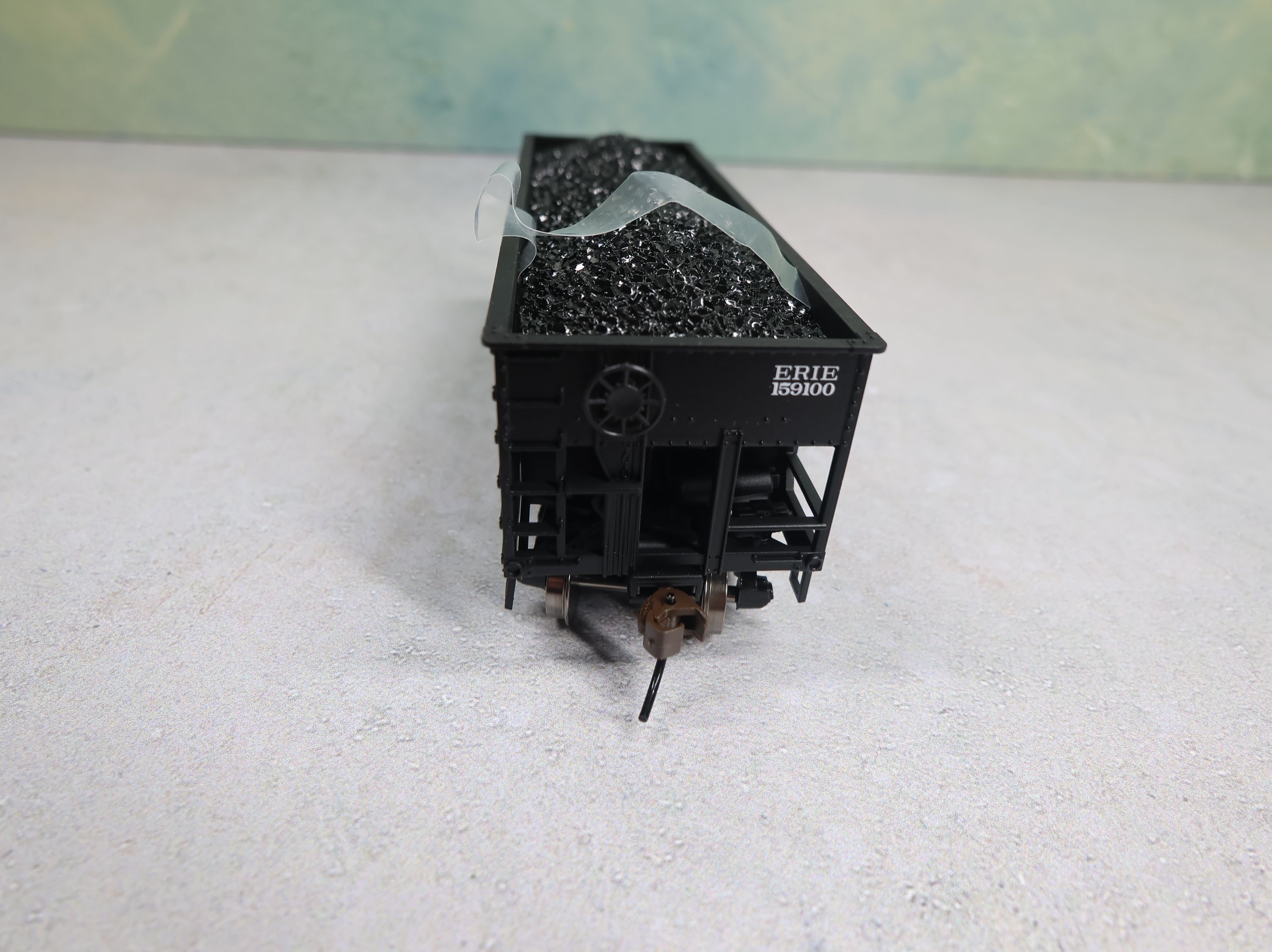 USED Bachmann 19508 HO Scale 55 Ton 2 Bay USRA OB Hopper Erie #159100 w/ Coal Load