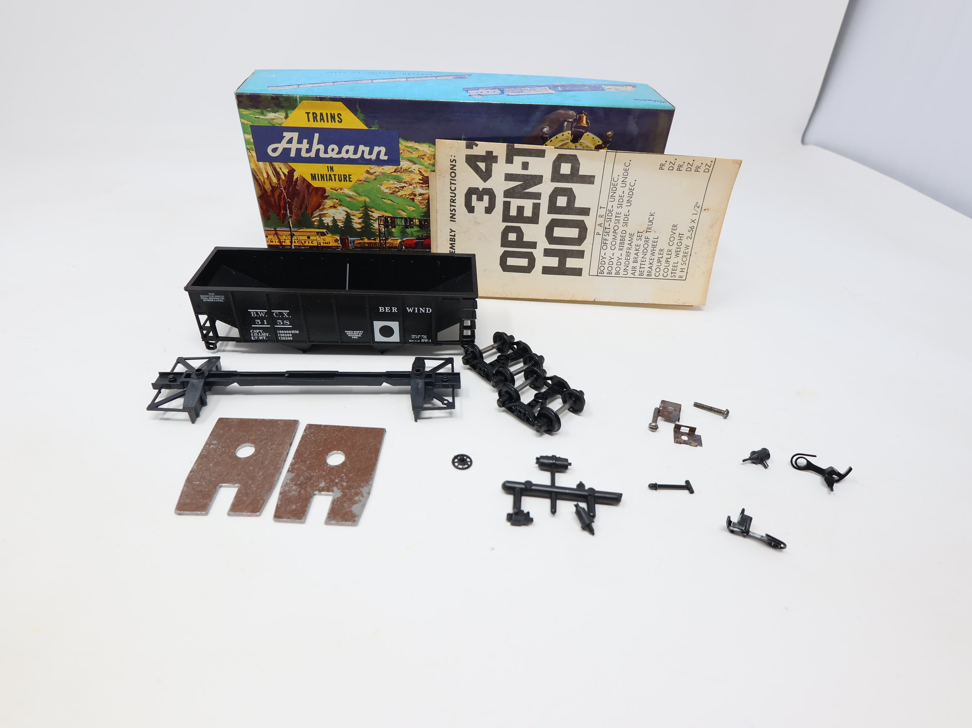 USED Athearn HO Scale 2 Bay Hopper Berwind BWCX #5158 KIT