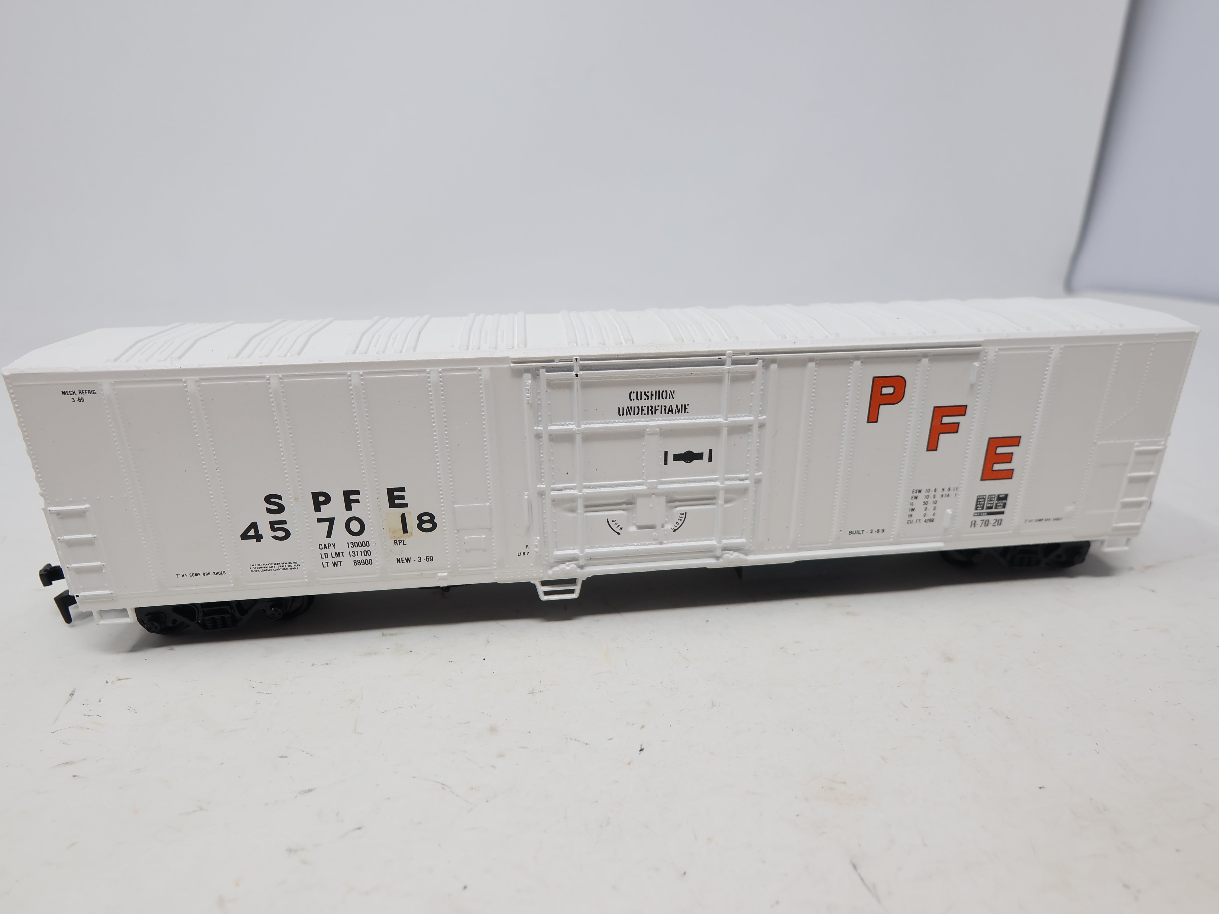 USED Athearn HO Scale, 57' Mechanical Reefer, Southern Pacific SPFE #457018