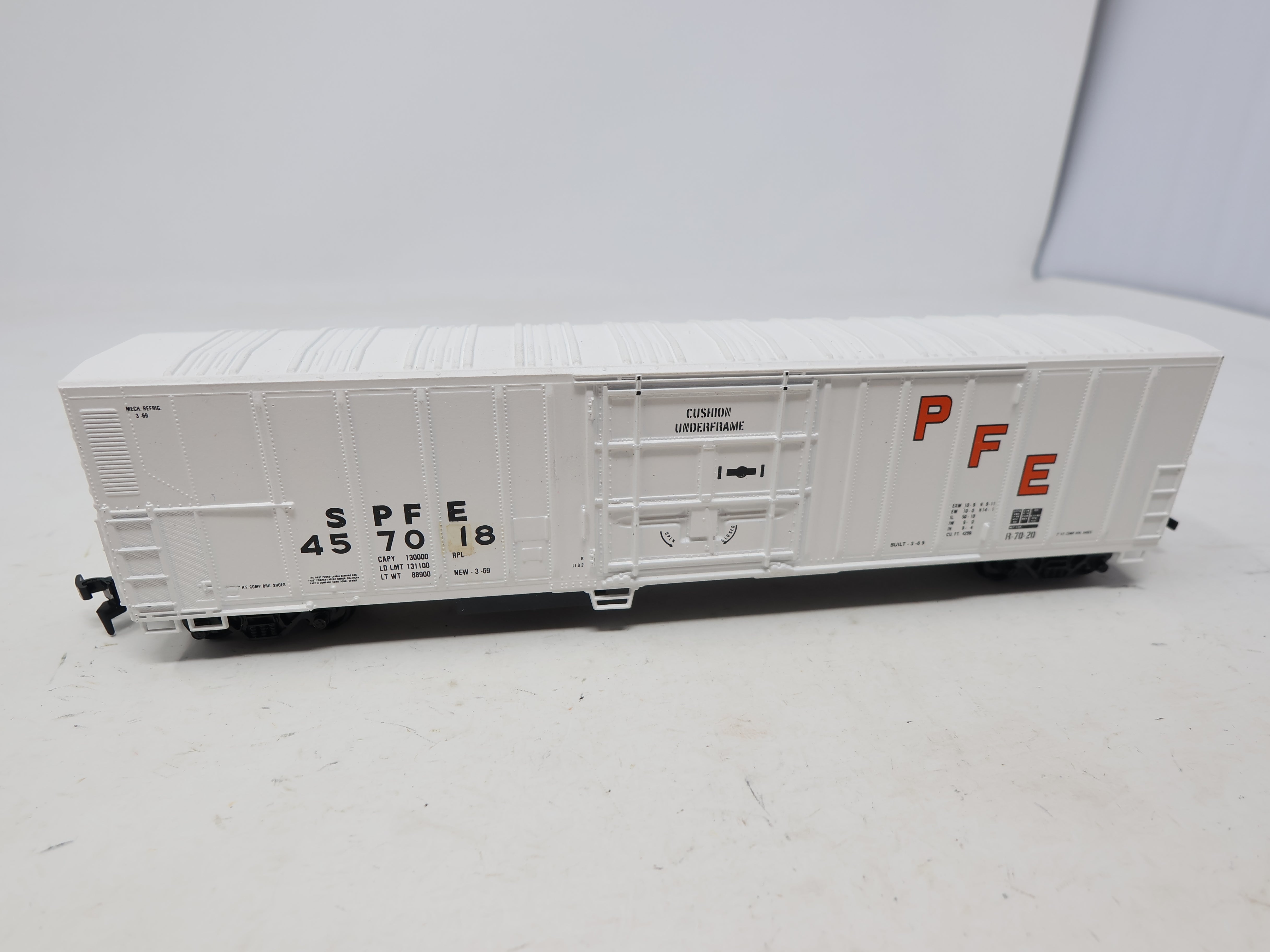 USED Athearn HO Scale, 57' Mechanical Reefer, Southern Pacific SPFE #457018