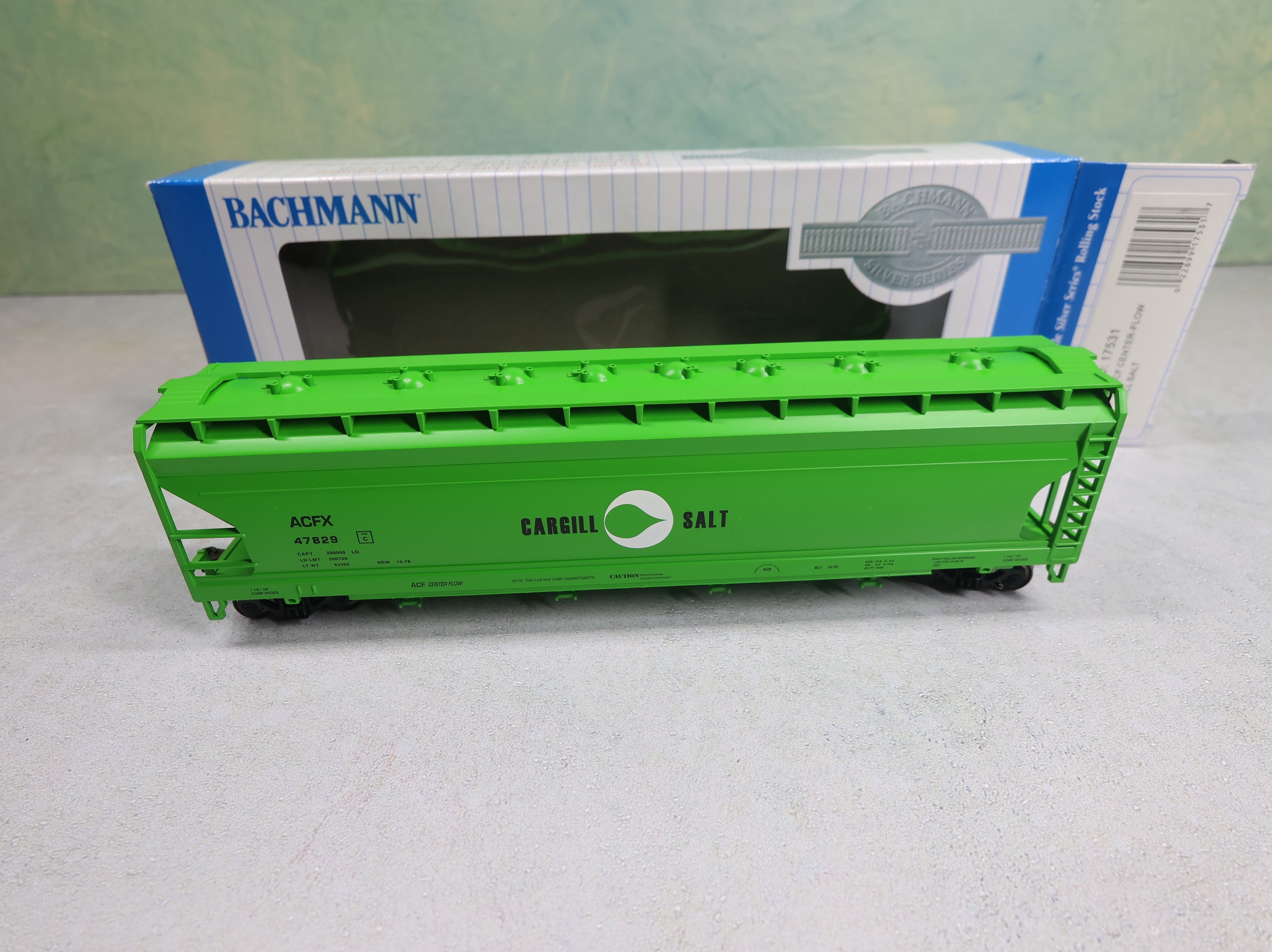 USED Bachmann 17531 HO Scale 56' ACF Center Flow Covered Hopper Cargill Salt ACFX #47829