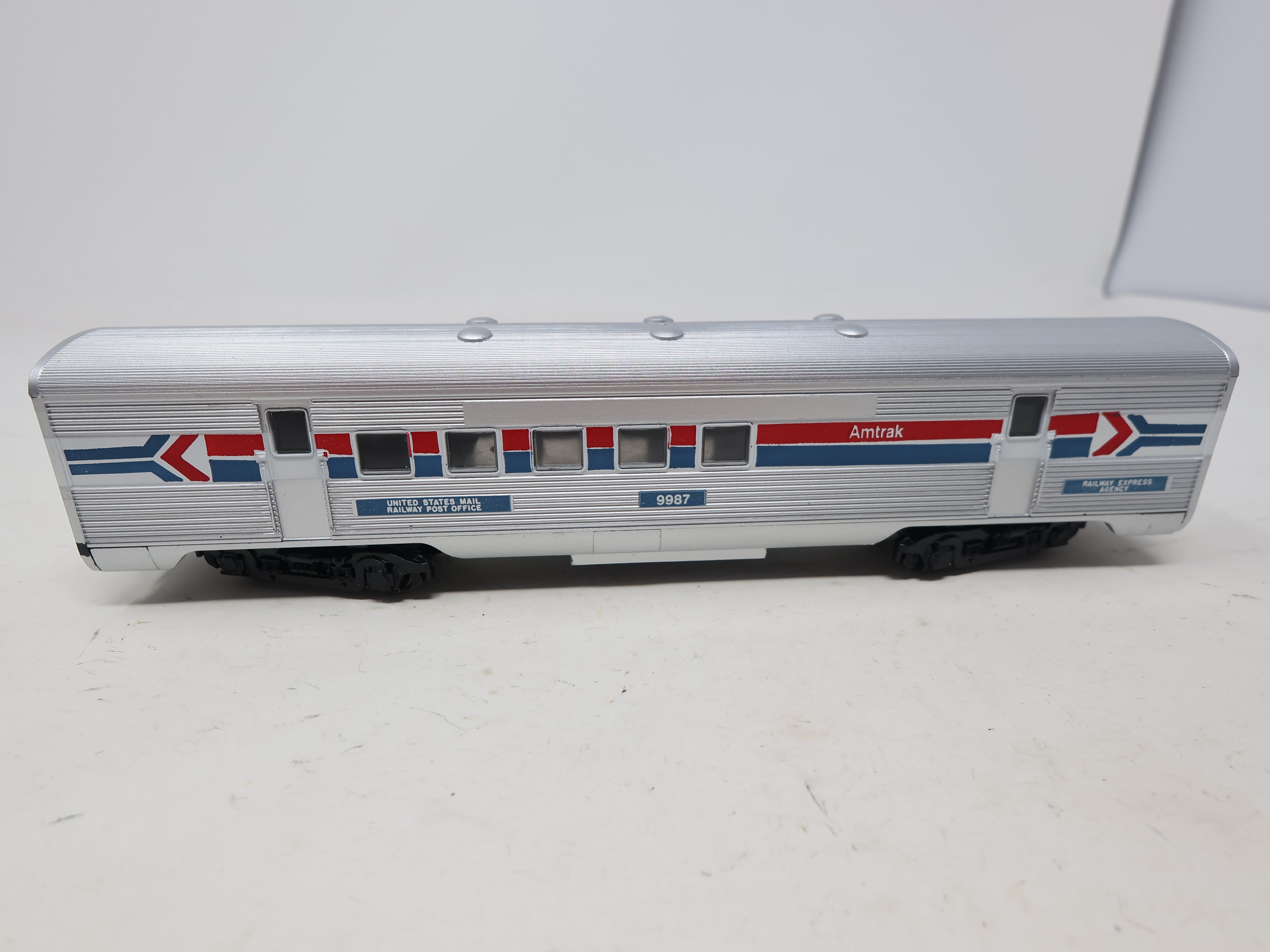 USED Athearn 1809 HO Scale, SL RPO Passenger Car, Amtrak #9987