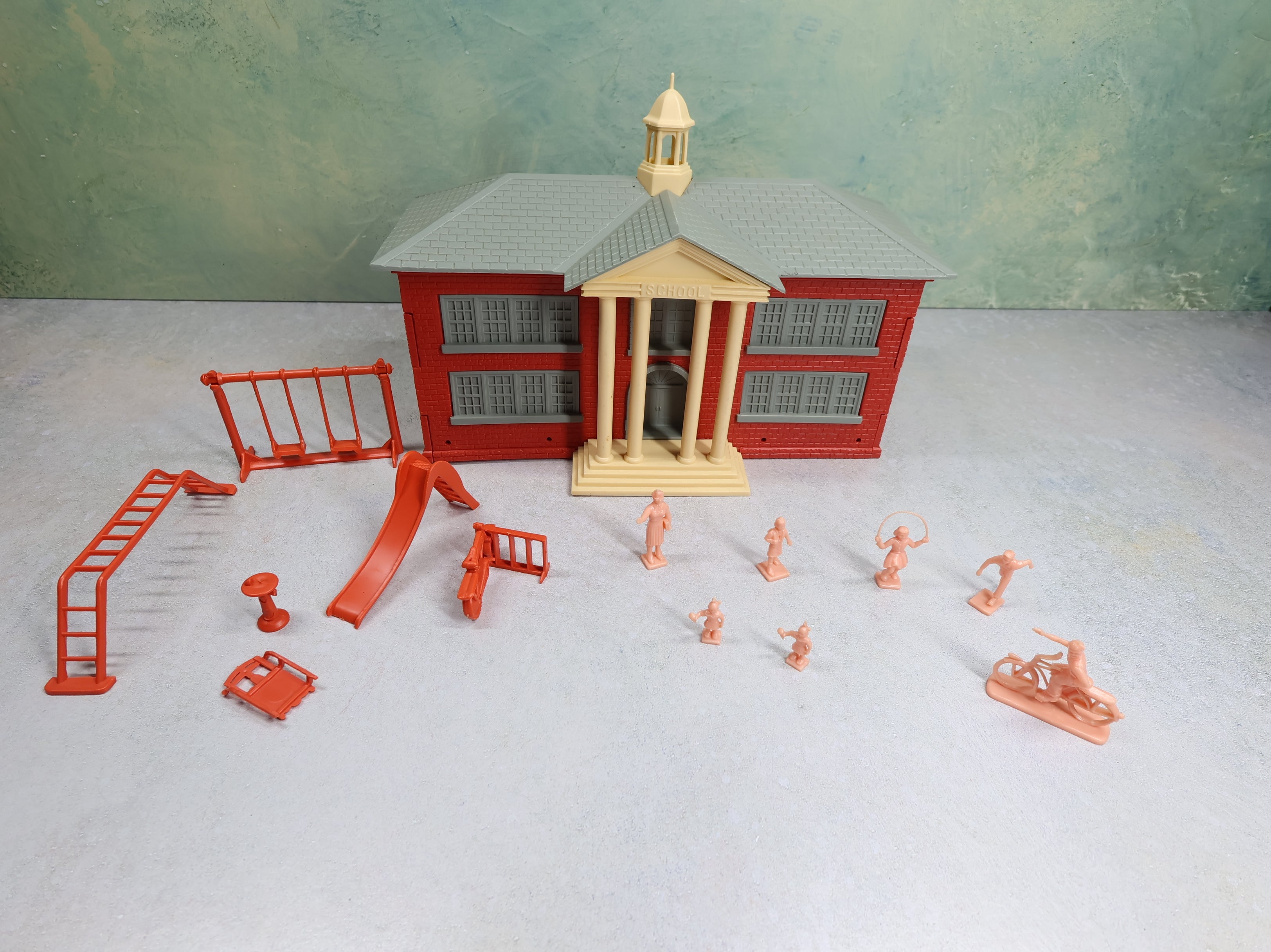 USED K-Line K4061 O School & Playground w/ Figures