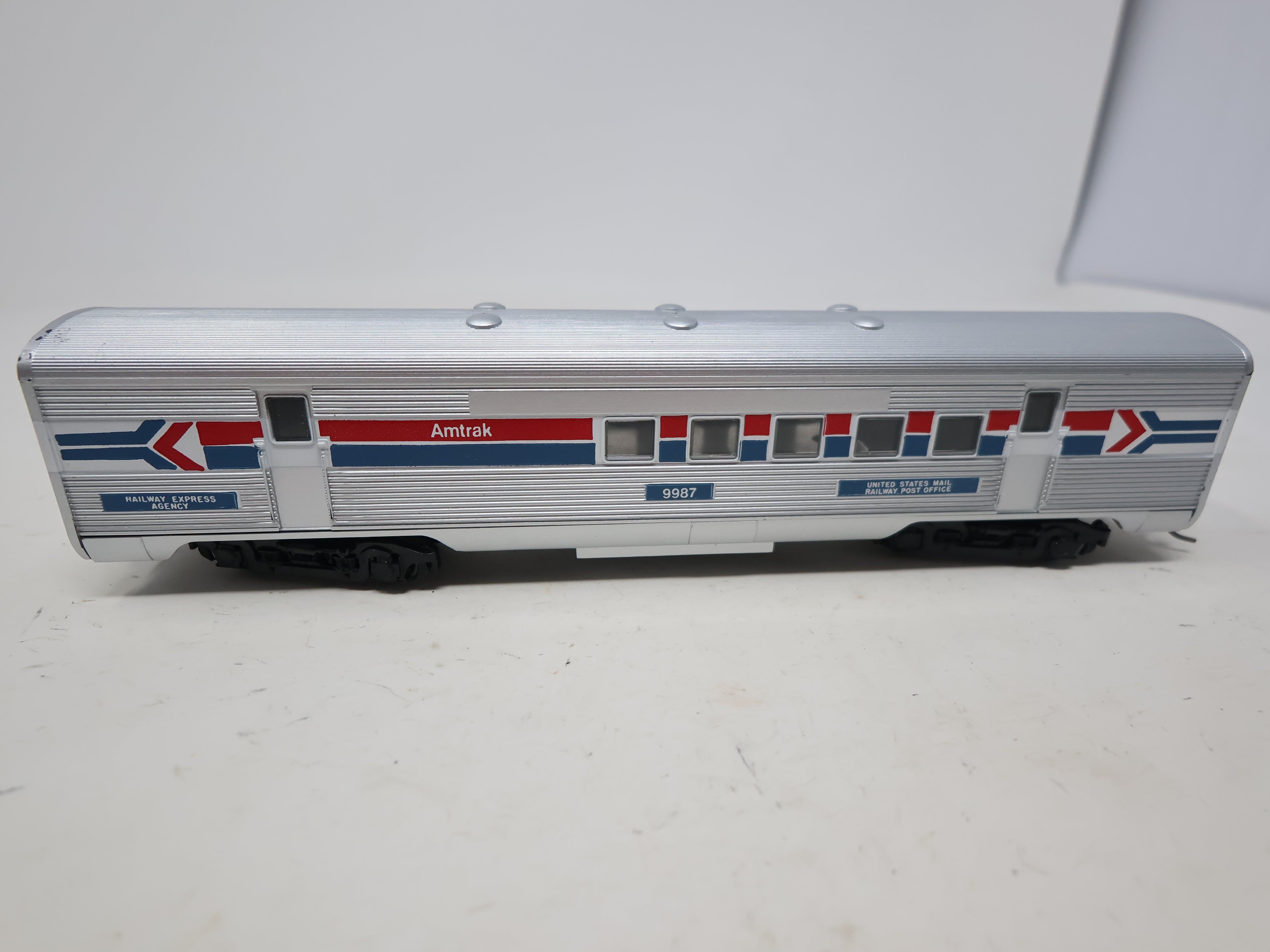 USED Athearn 1809 HO Scale, SL RPO Passenger Car, Amtrak #9987