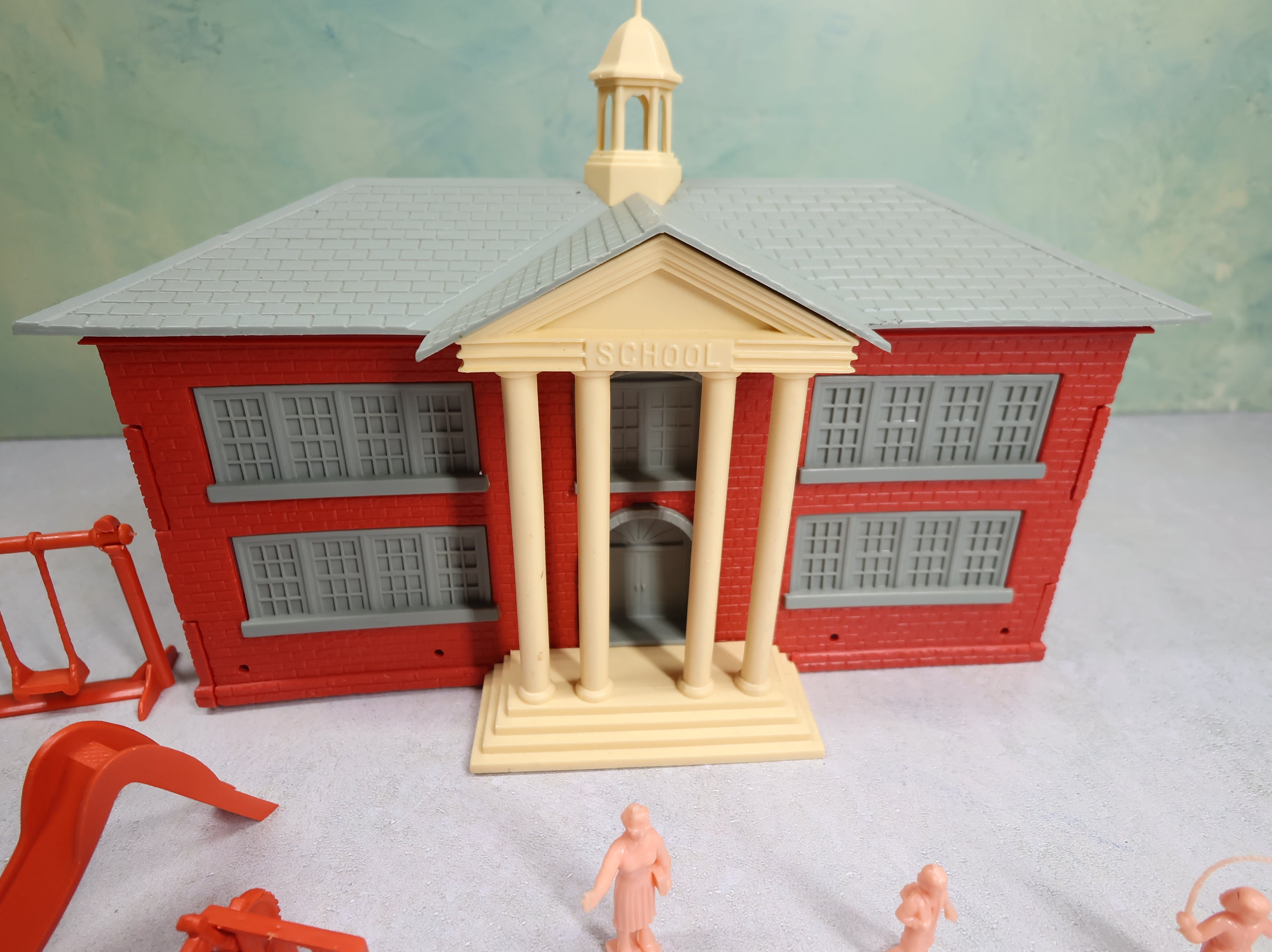 USED K-Line K4061 O School & Playground w/ Figures