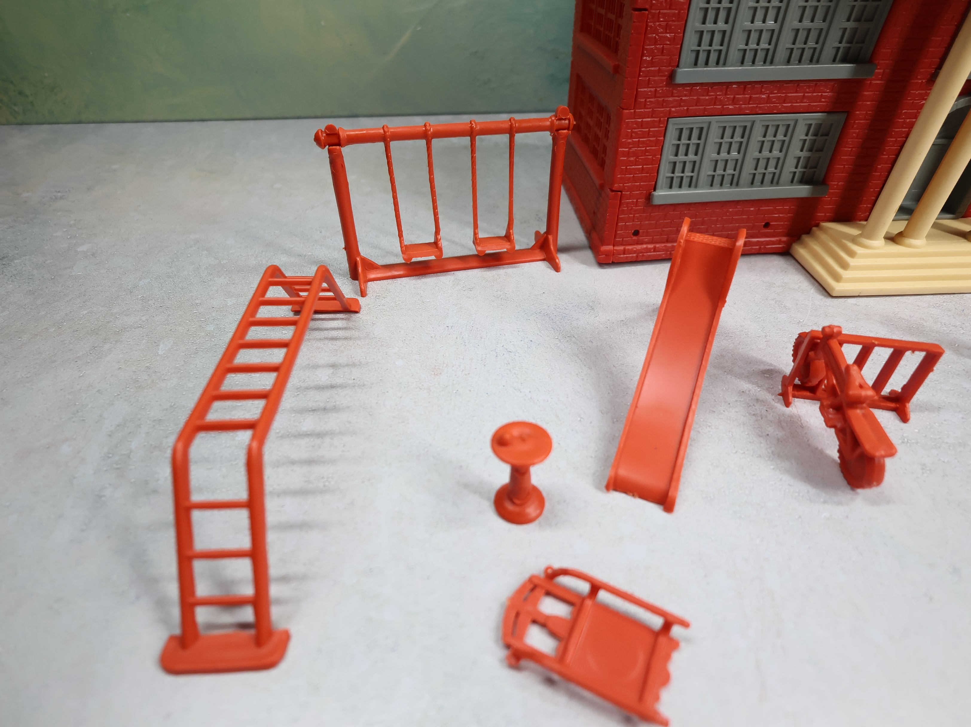 USED K-Line K4061 O School & Playground w/ Figures