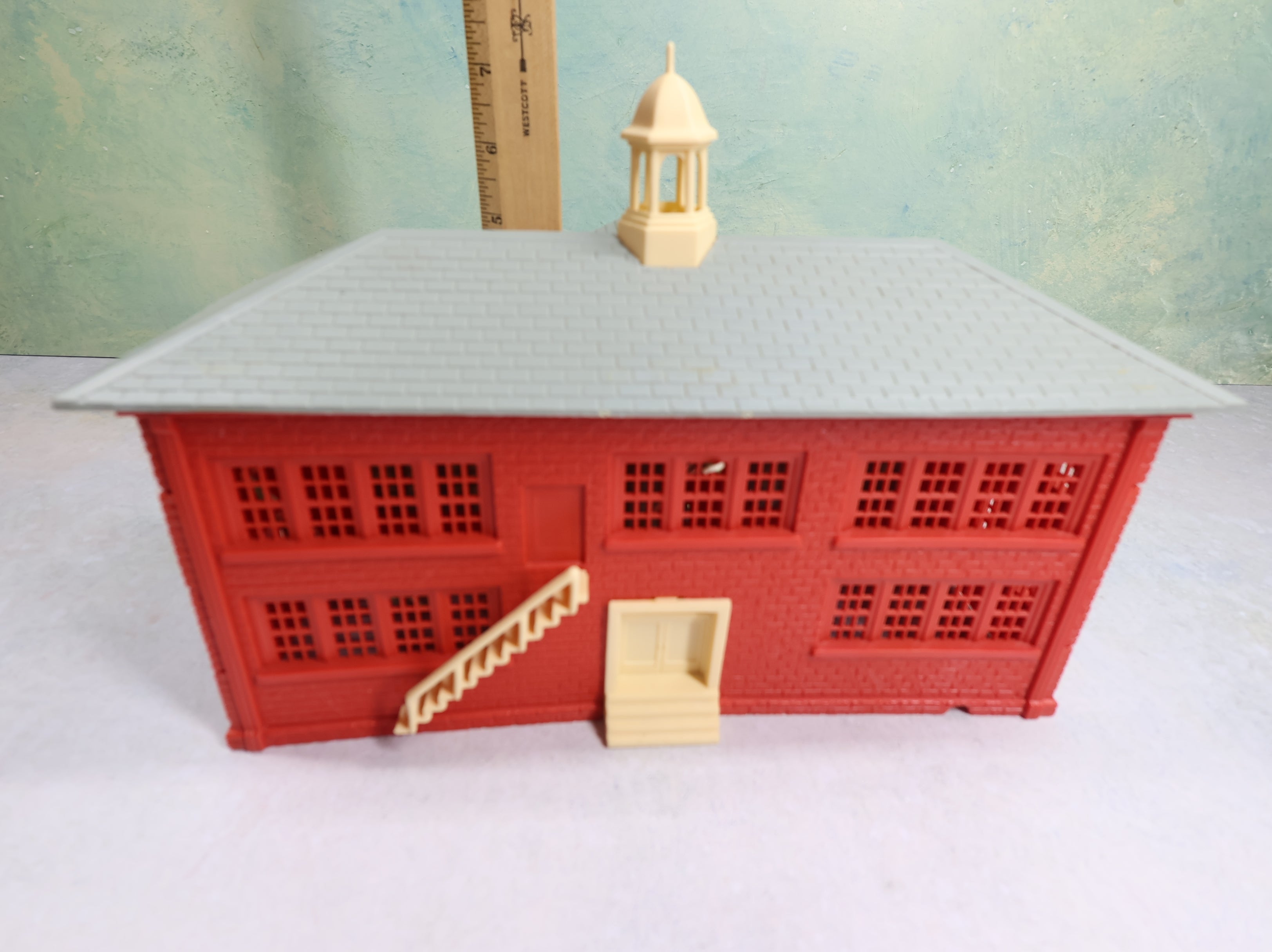 USED K-Line K4061 O School & Playground w/ Figures