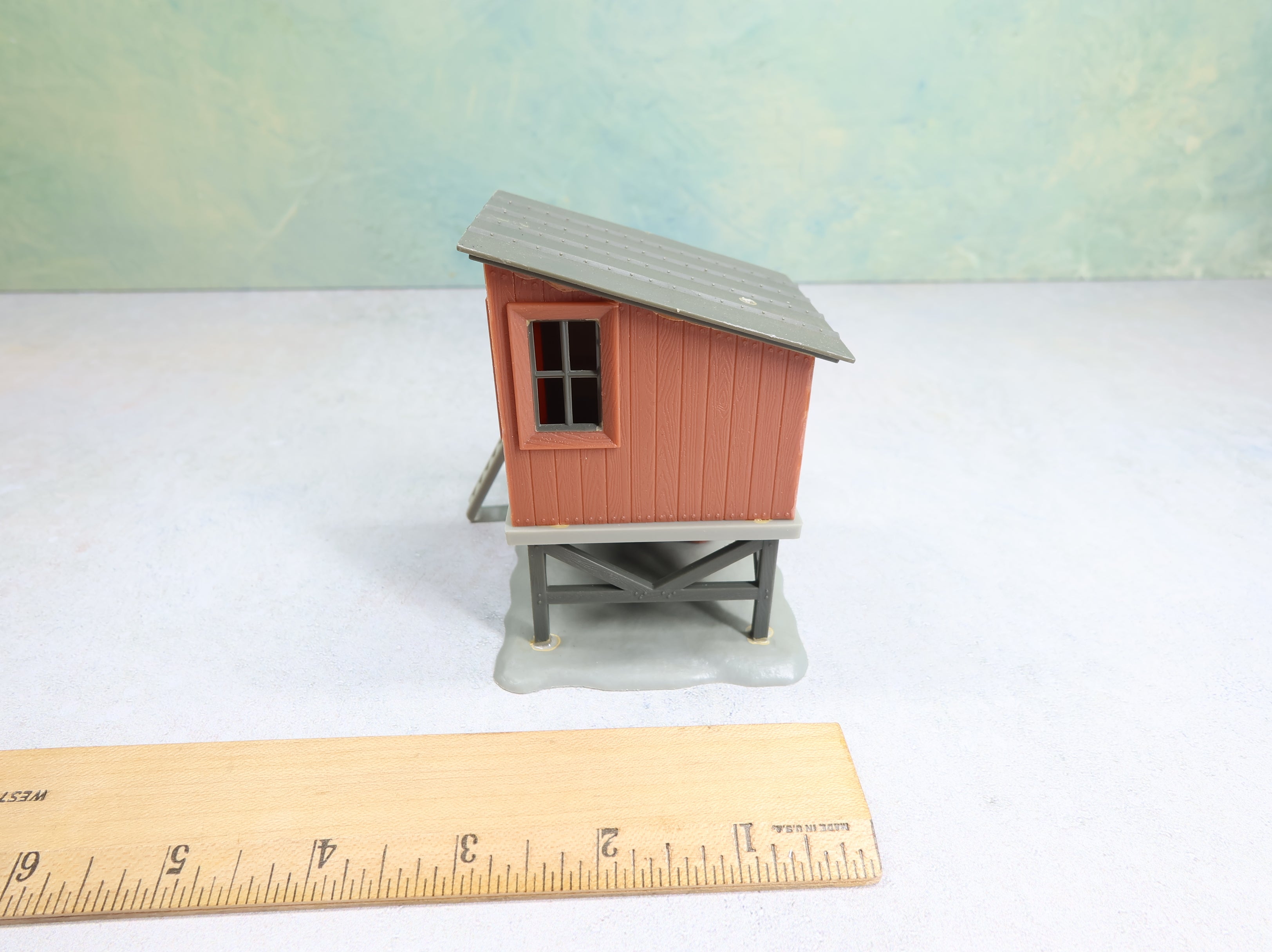 USED Lionel O Barrel Shed