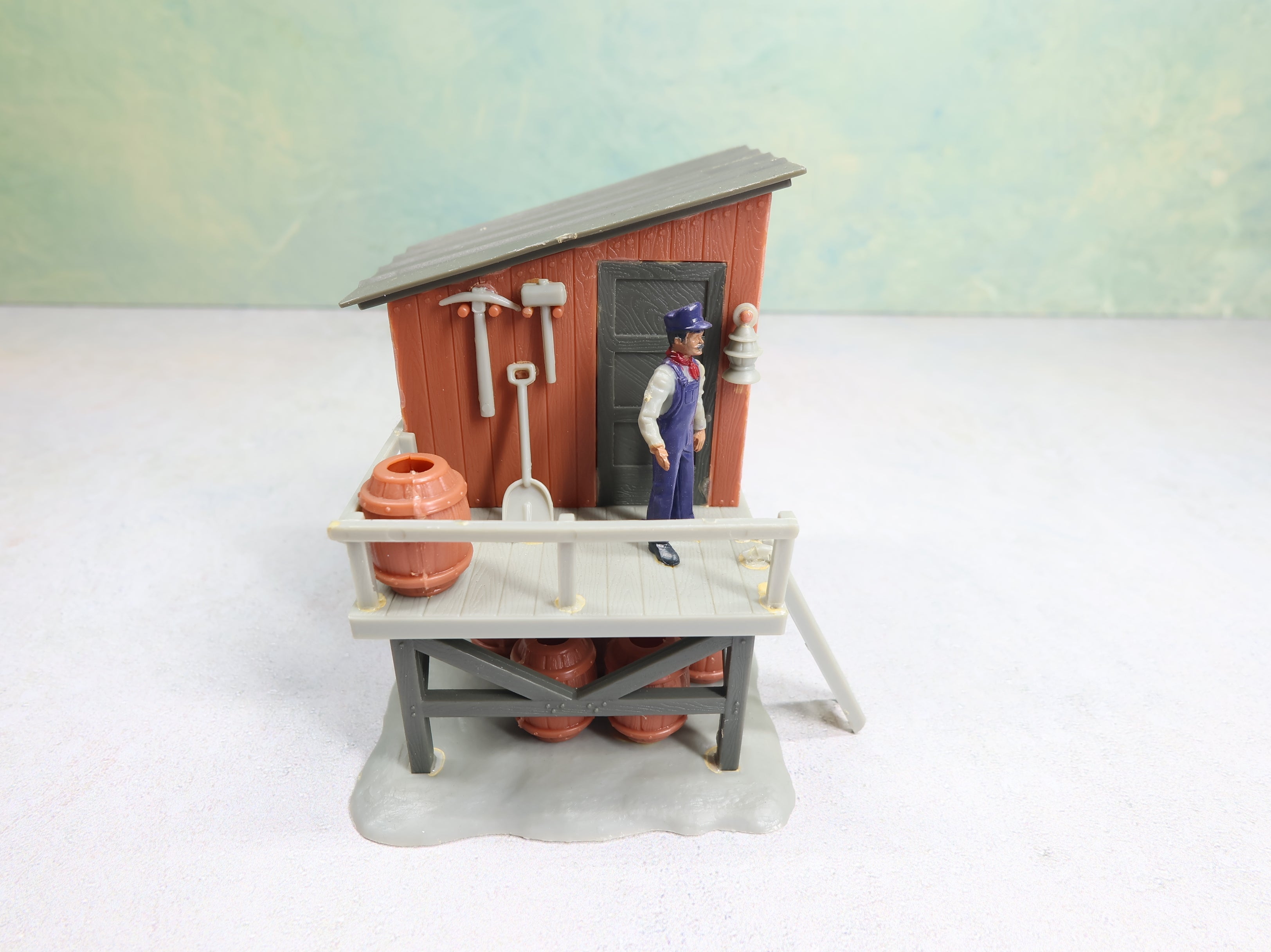 USED Lionel O Barrel Shed