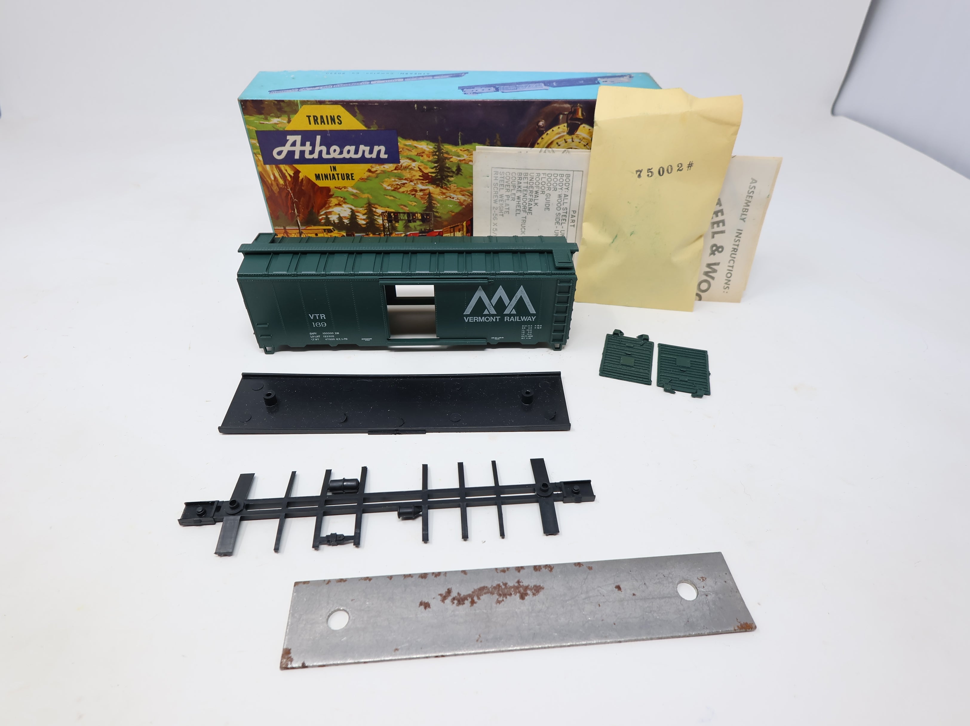 USED Athearn HO Scale 40' Steel Box Car Vermont Railway VTR #169 KIT