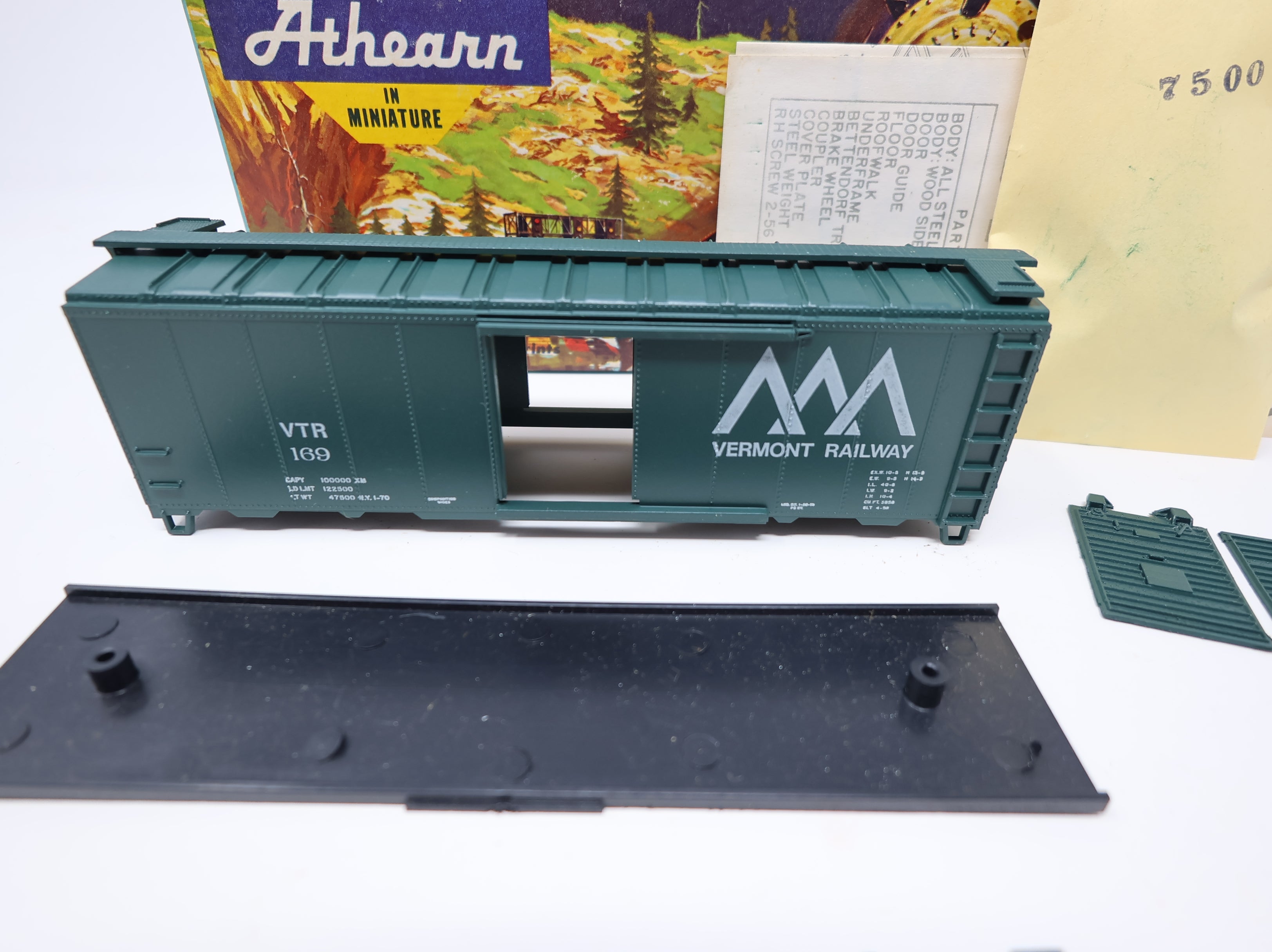 USED Athearn HO Scale 40' Steel Box Car Vermont Railway VTR #169 KIT