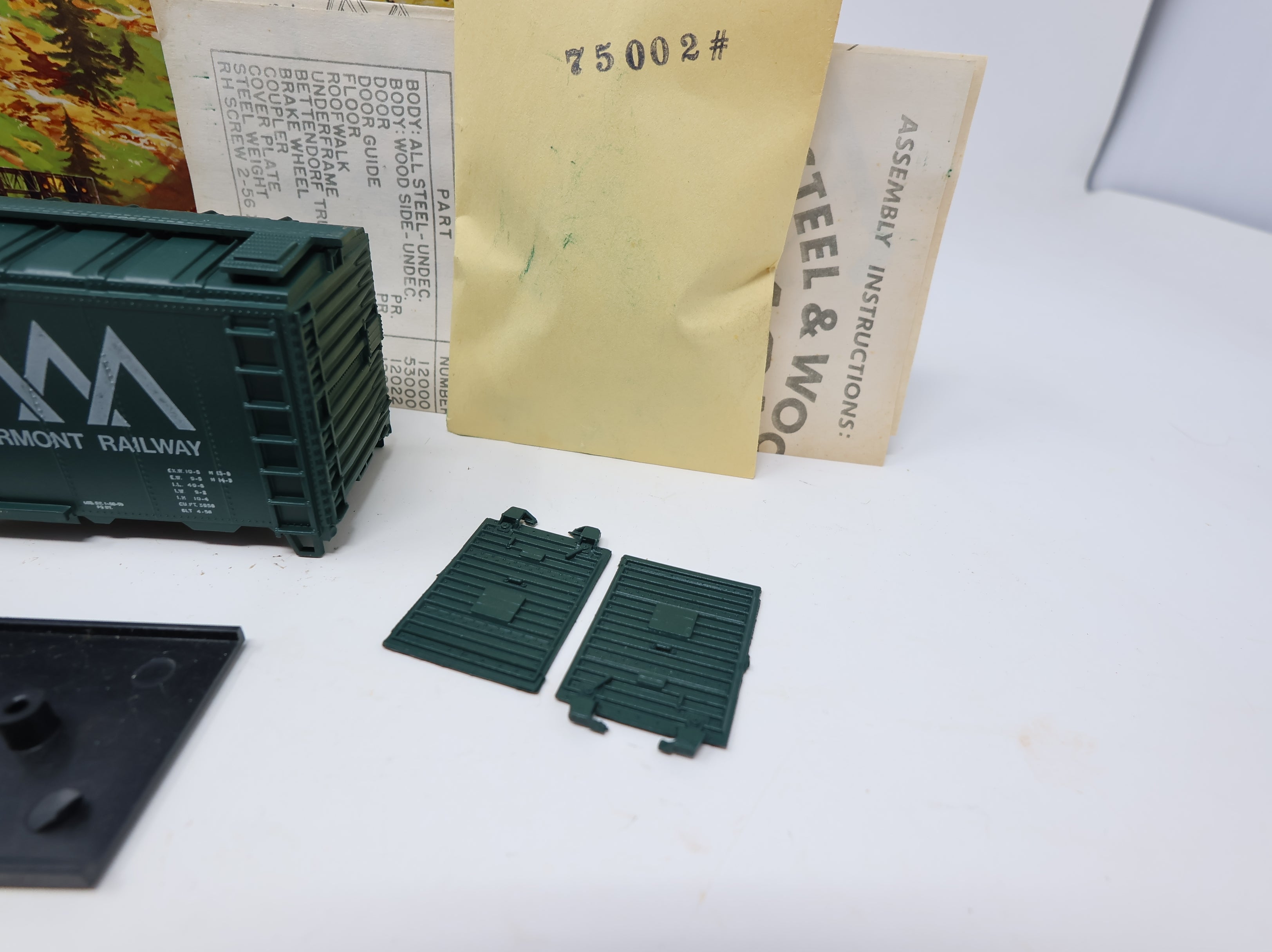 USED Athearn HO Scale 40' Steel Box Car Vermont Railway VTR #169 KIT