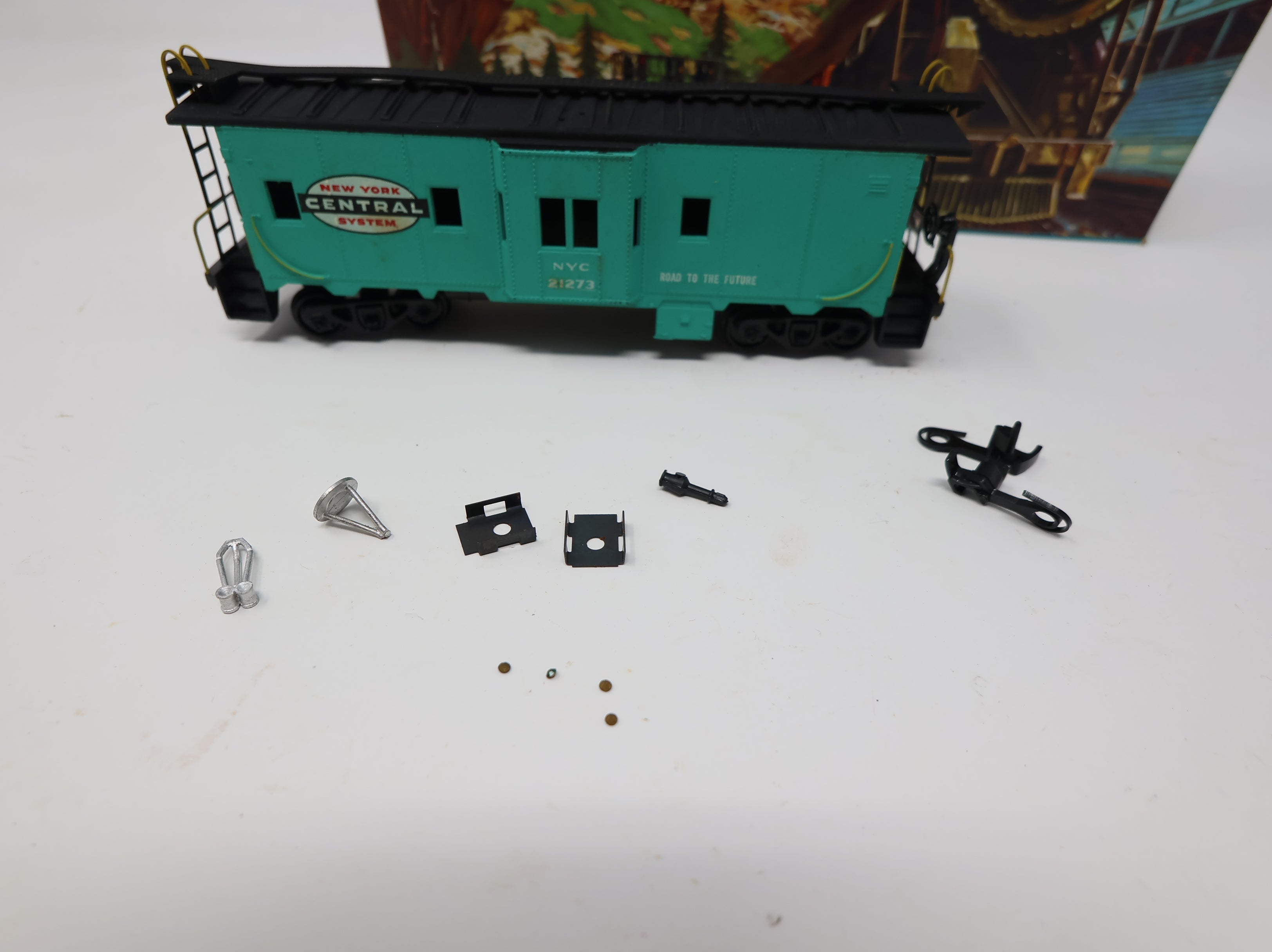 USED Athearn HO Scale Bay Window Caboose New York Central NYC #21273 Gold Spike Hobbies Custom