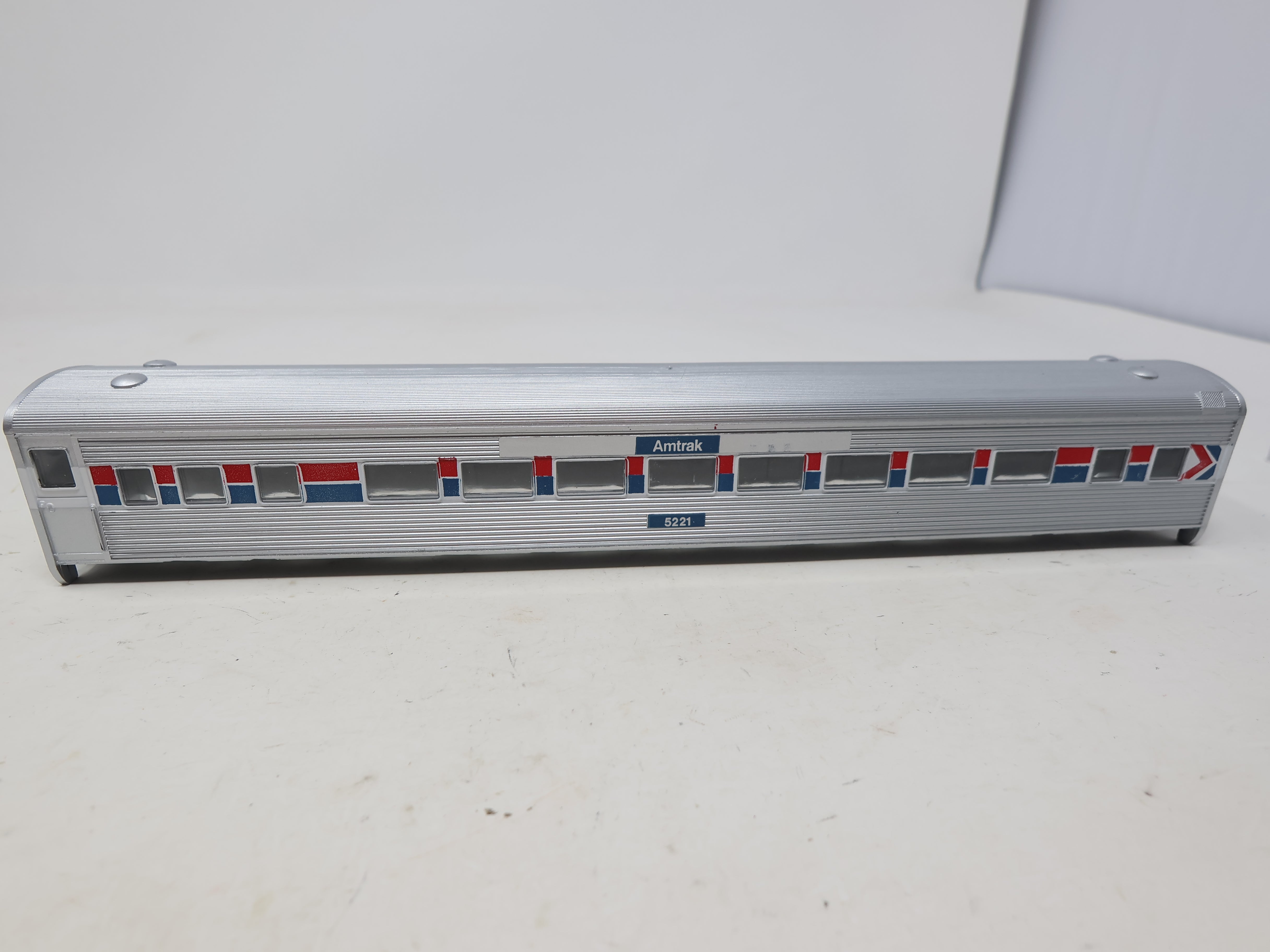 USED Athearn 1819 HO Scale, SL Coach Passenger Car, Amtrak #5221