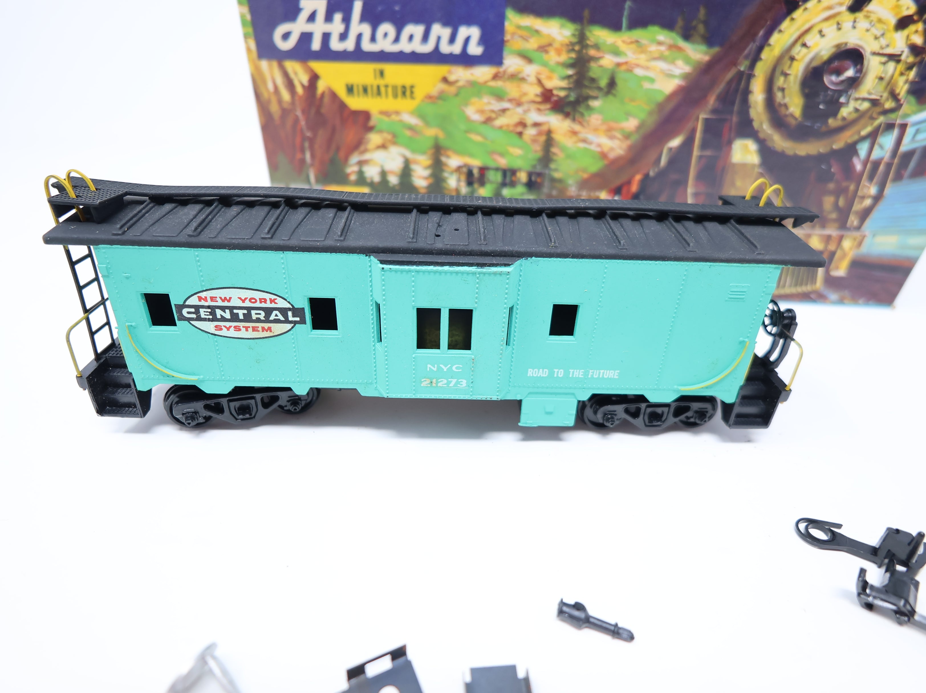 USED Athearn HO Scale Bay Window Caboose New York Central NYC #21273 Gold Spike Hobbies Custom