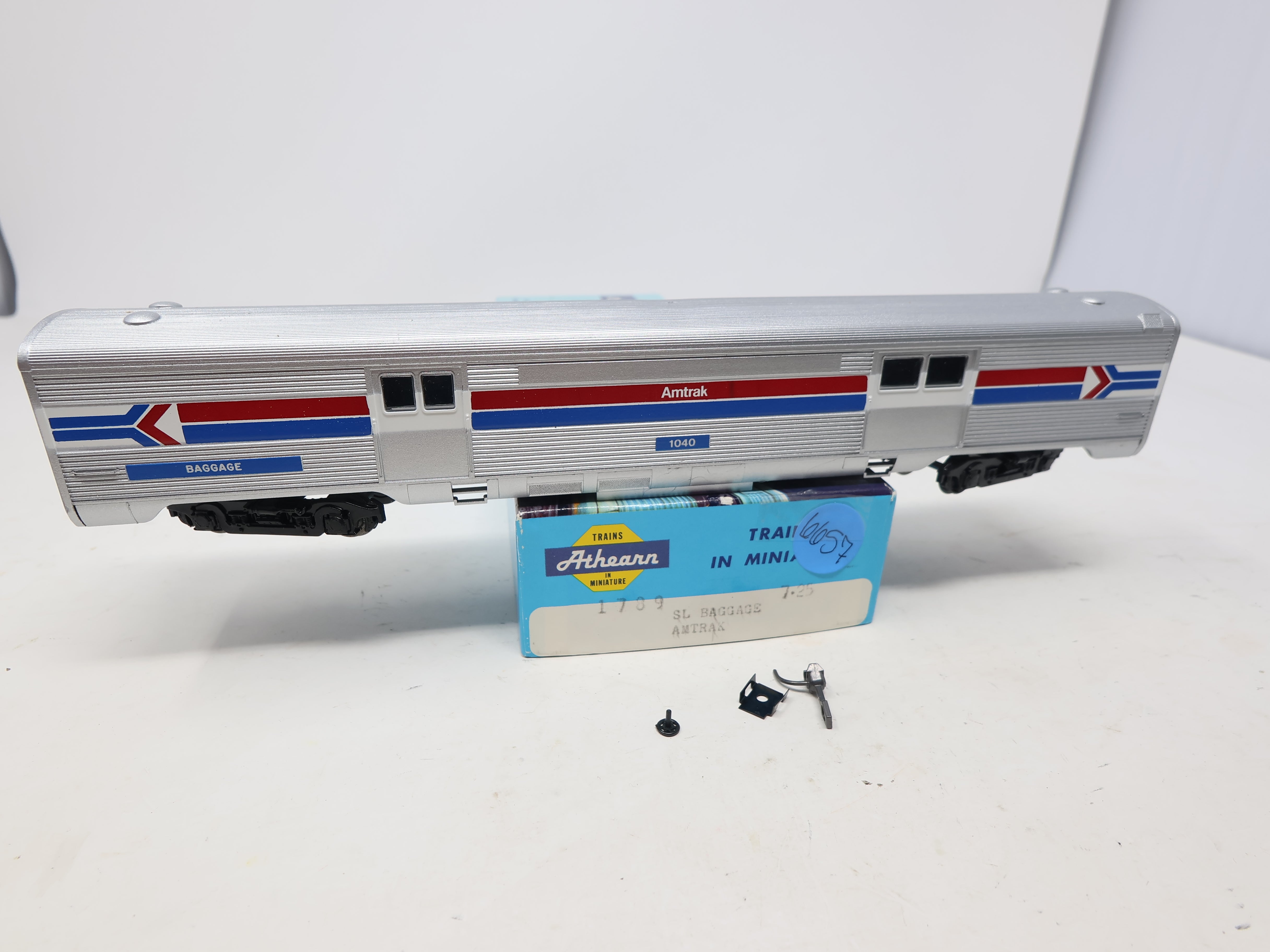 USED Athearn 1789 HO Scale, SL Baggage Passenger Car, Amtrak #1040