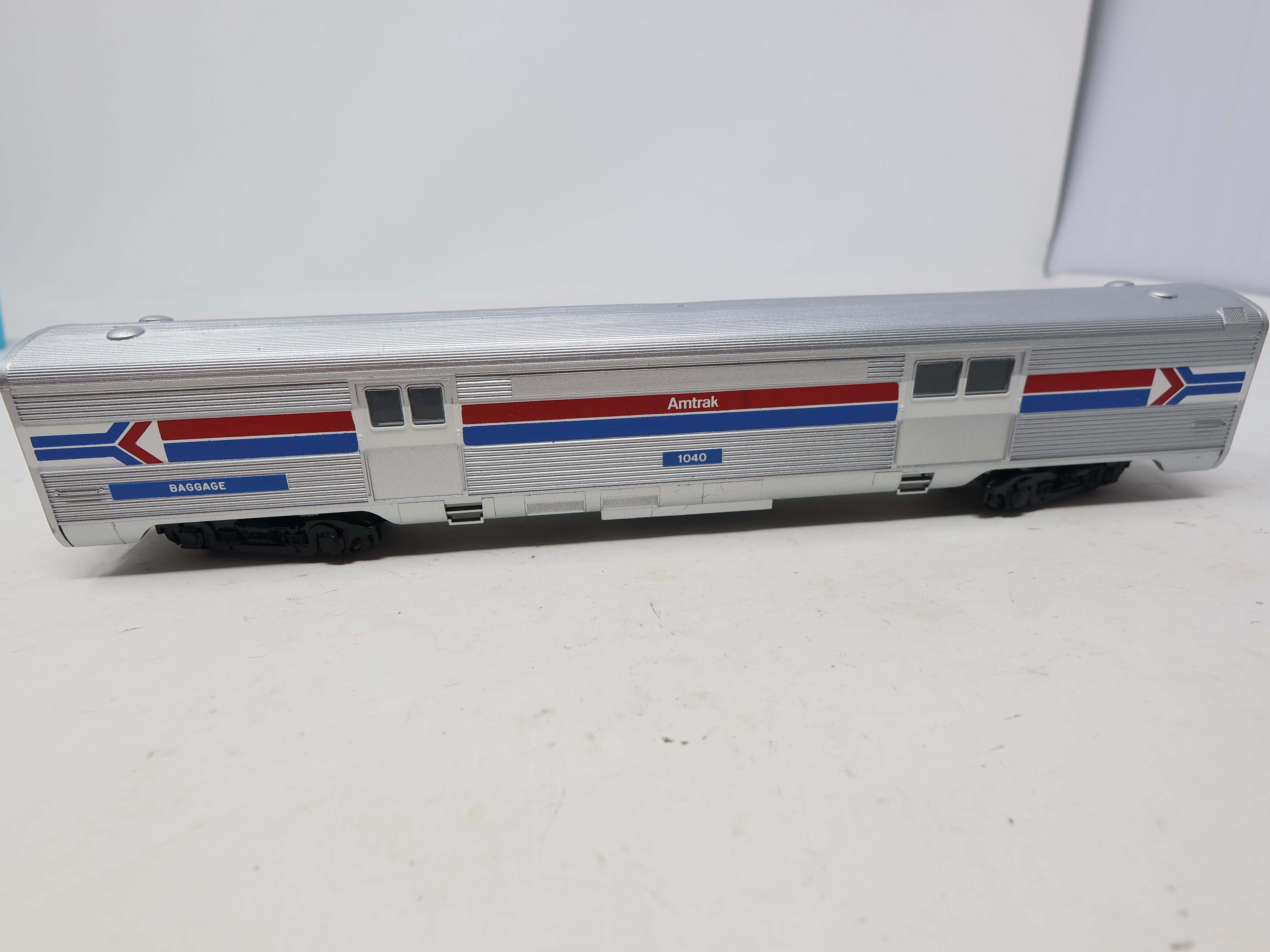 USED Athearn 1789 HO Scale, SL Baggage Passenger Car, Amtrak #1040