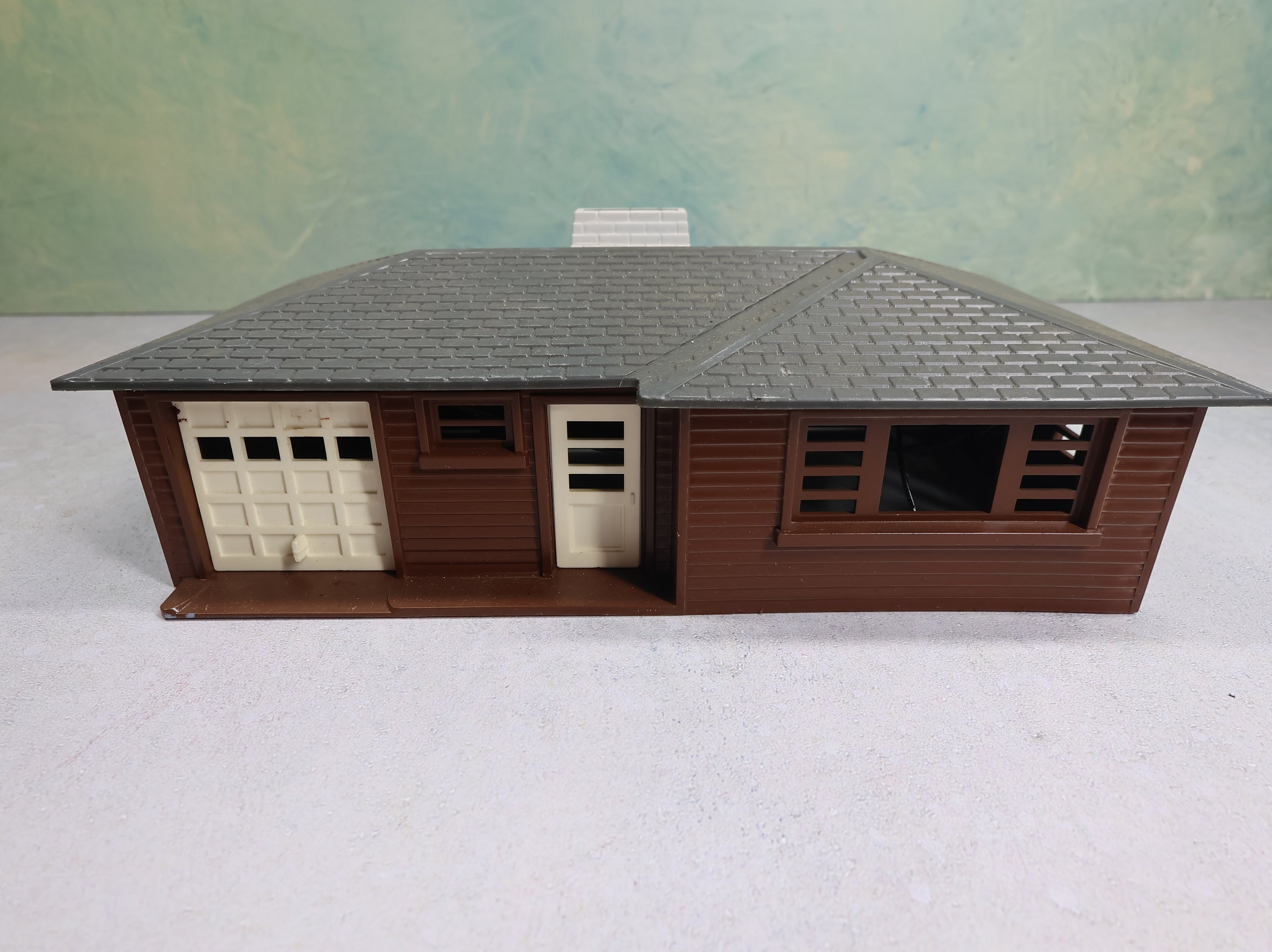 USED Bachmann Plasticville O Brown Ranch House