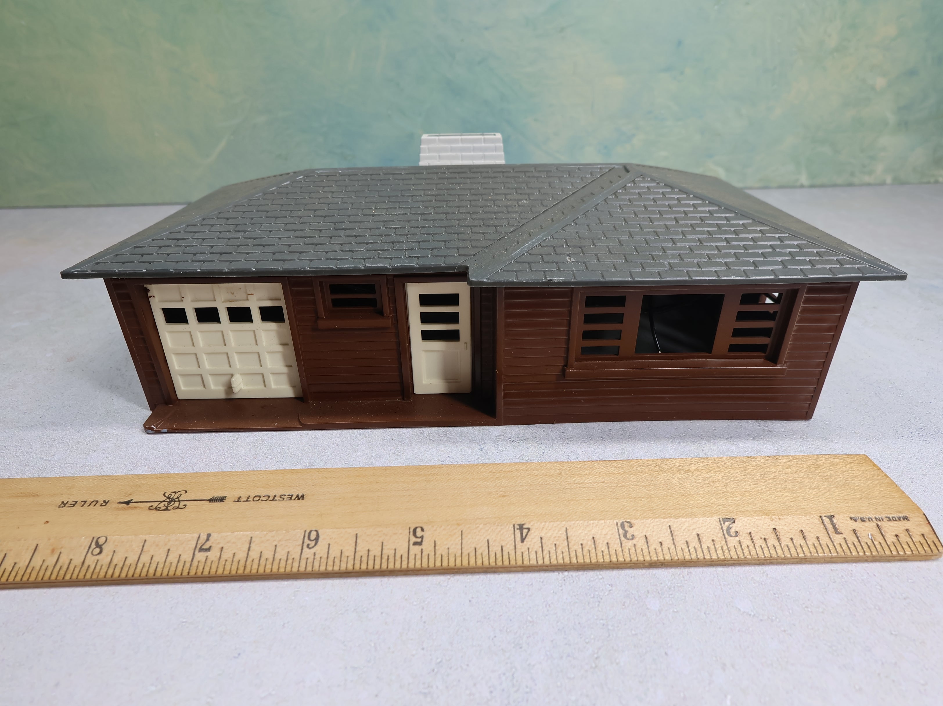 USED Bachmann Plasticville O Brown Ranch House